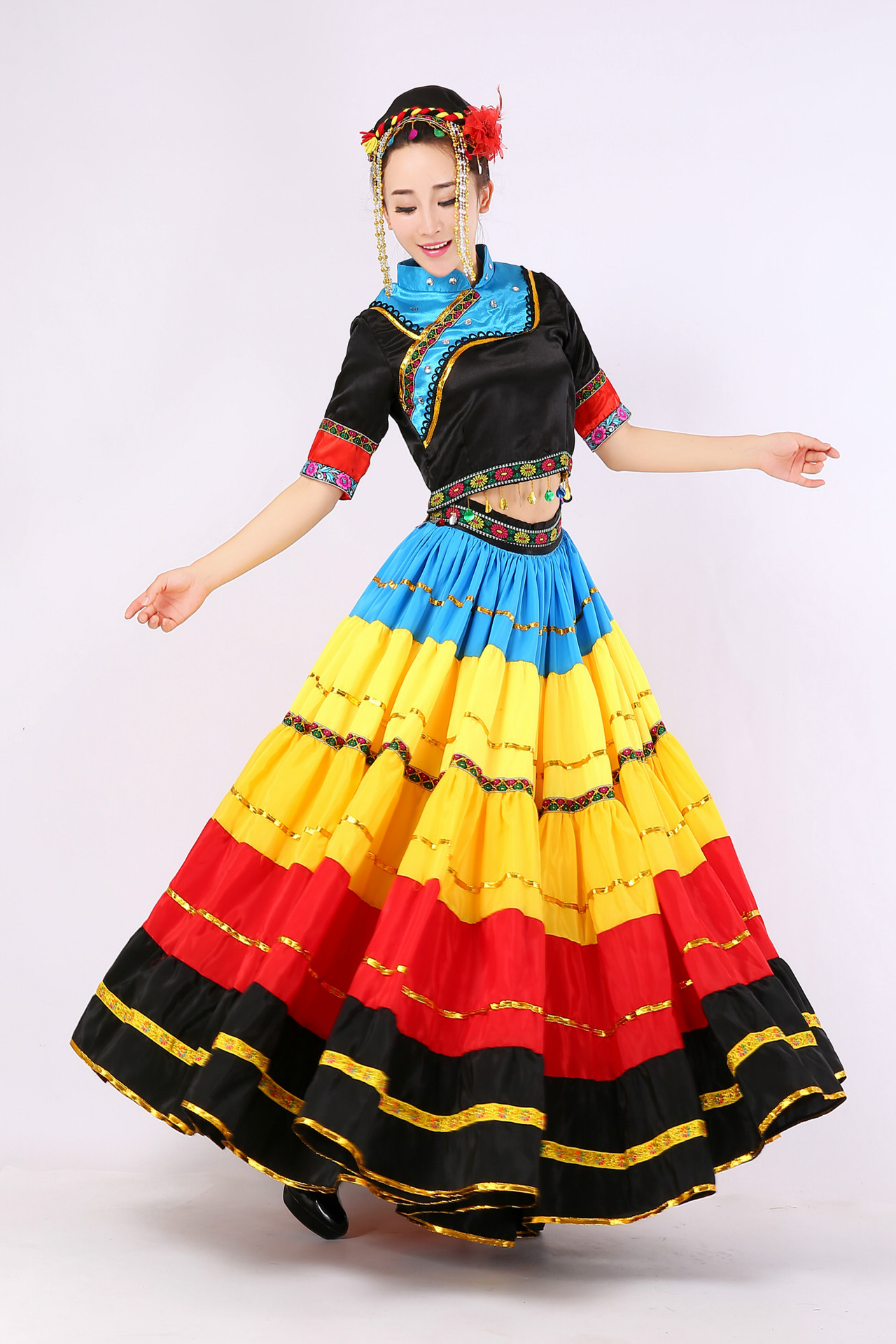 曹县建州服饰有限公司 供应信息 舞台服,表演服 彝族舞蹈服装大摆裙