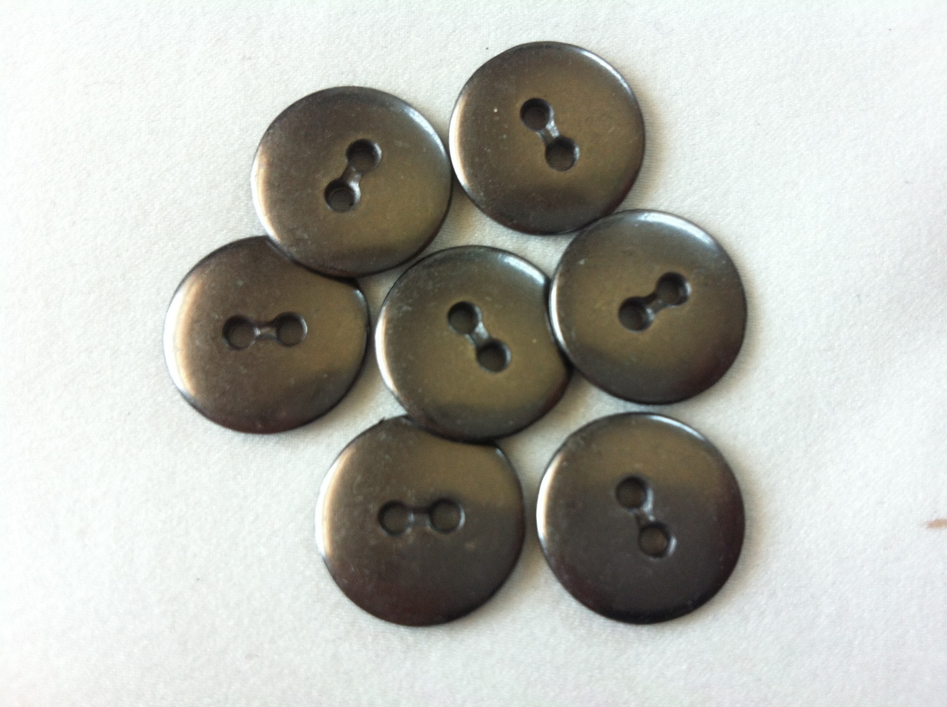 供应15mm黑镍色两眼锌合金金属药片扣 纽扣