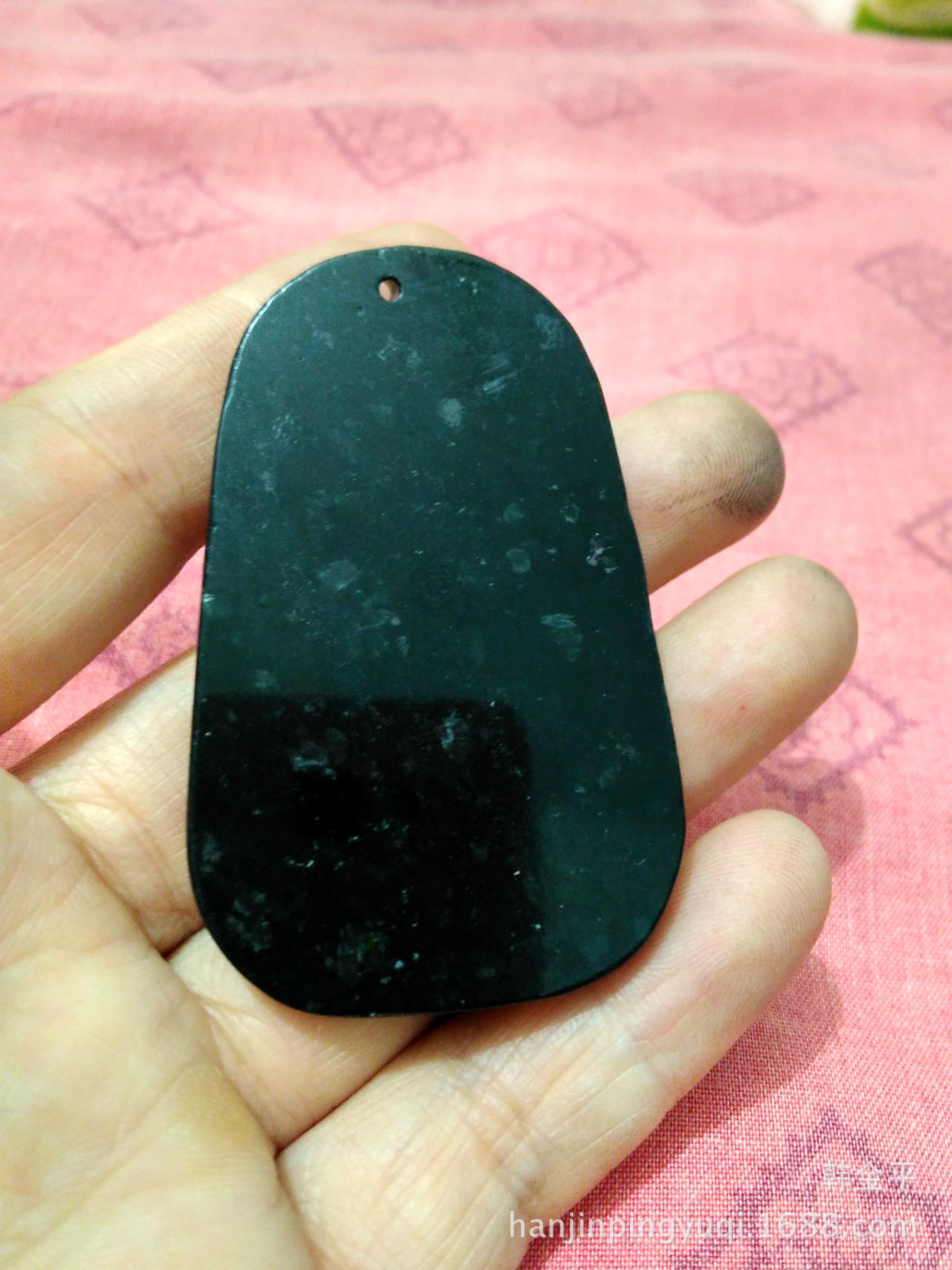 玉器批发天然墨绿玉千手观音连年有余龙牌大挂件墨玉吊坠