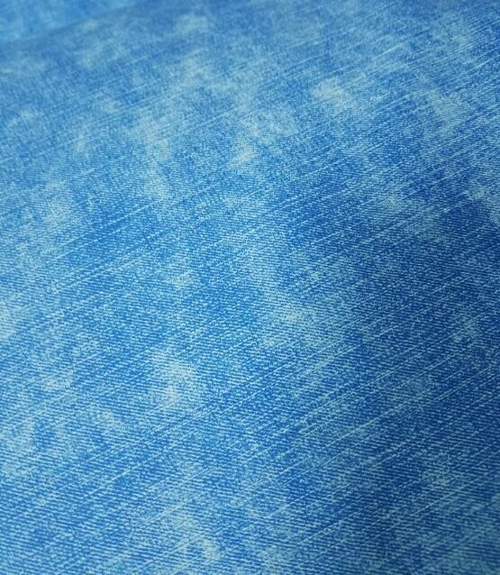 水洗牛仔纹人造皮革面料手袋化妆包墙移门仿皮料移门沙发布料