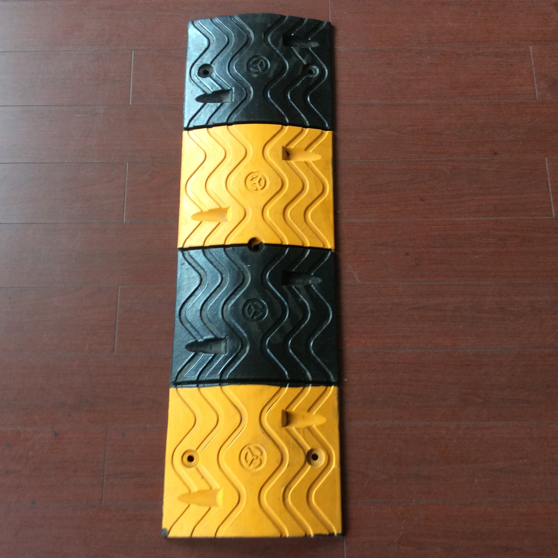 30cm款波浪纹减速带 橡胶两黄两黑减速带 100*30*4cm 优质减速带