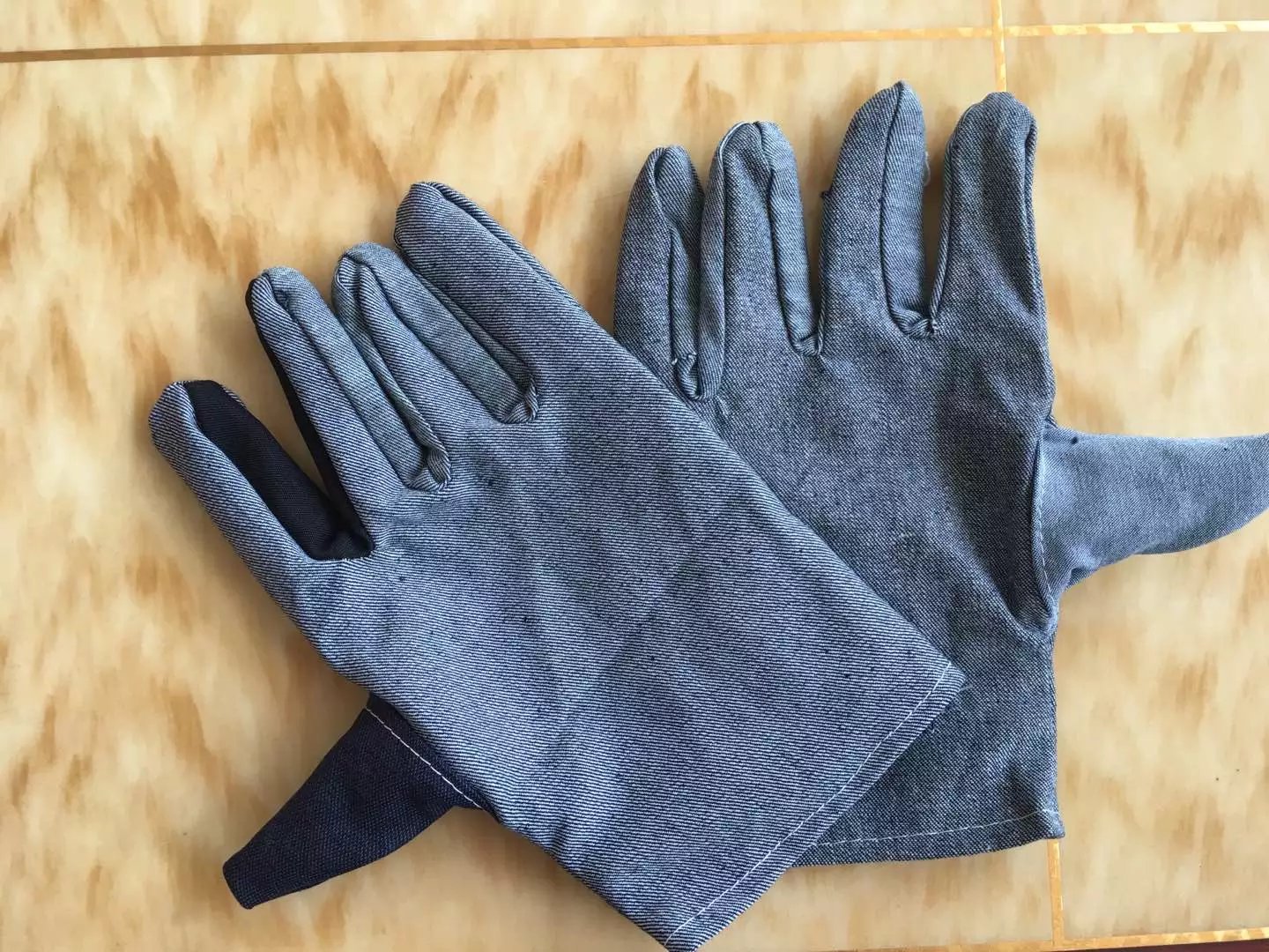 厂家批发牛仔布单层加厚电焊劳保手套耐磨布手套加厚防护手套用.