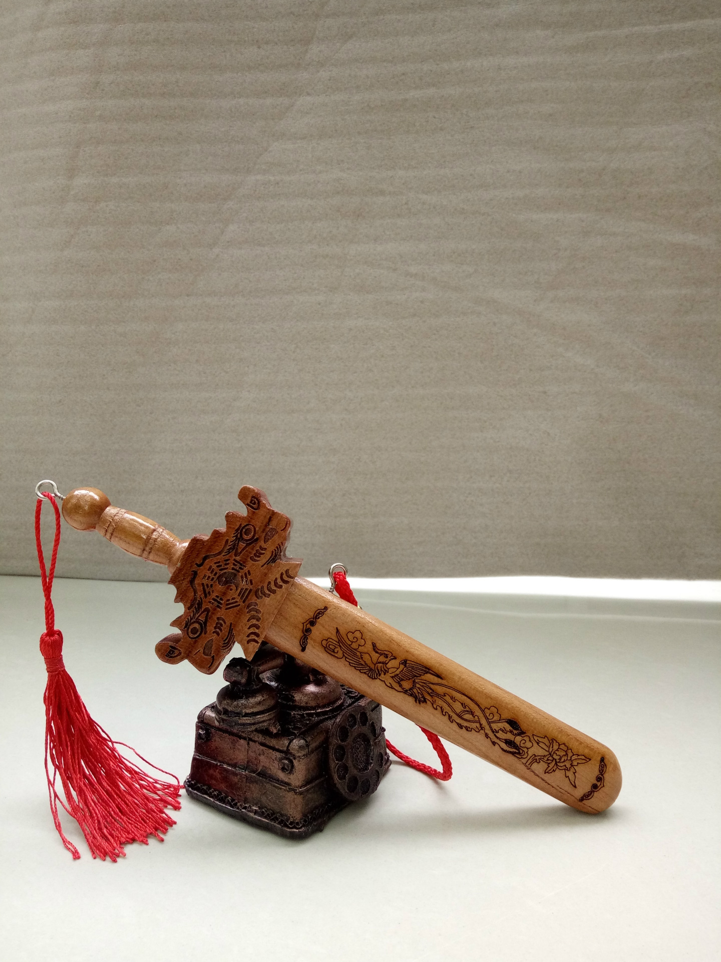 自然原木,就地取材,木头纹路和颜色各有不同,完美者慎拍!