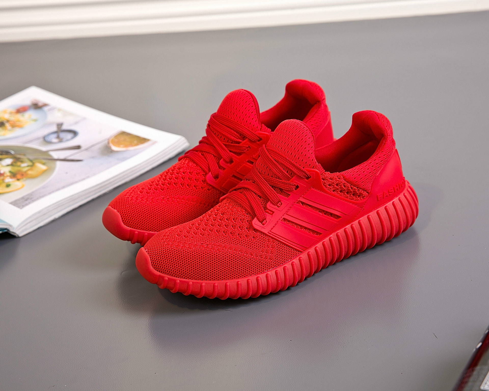 2016秋季新款平底休闲鞋透气网圆头鞋潮流红色运动鞋针织女鞋