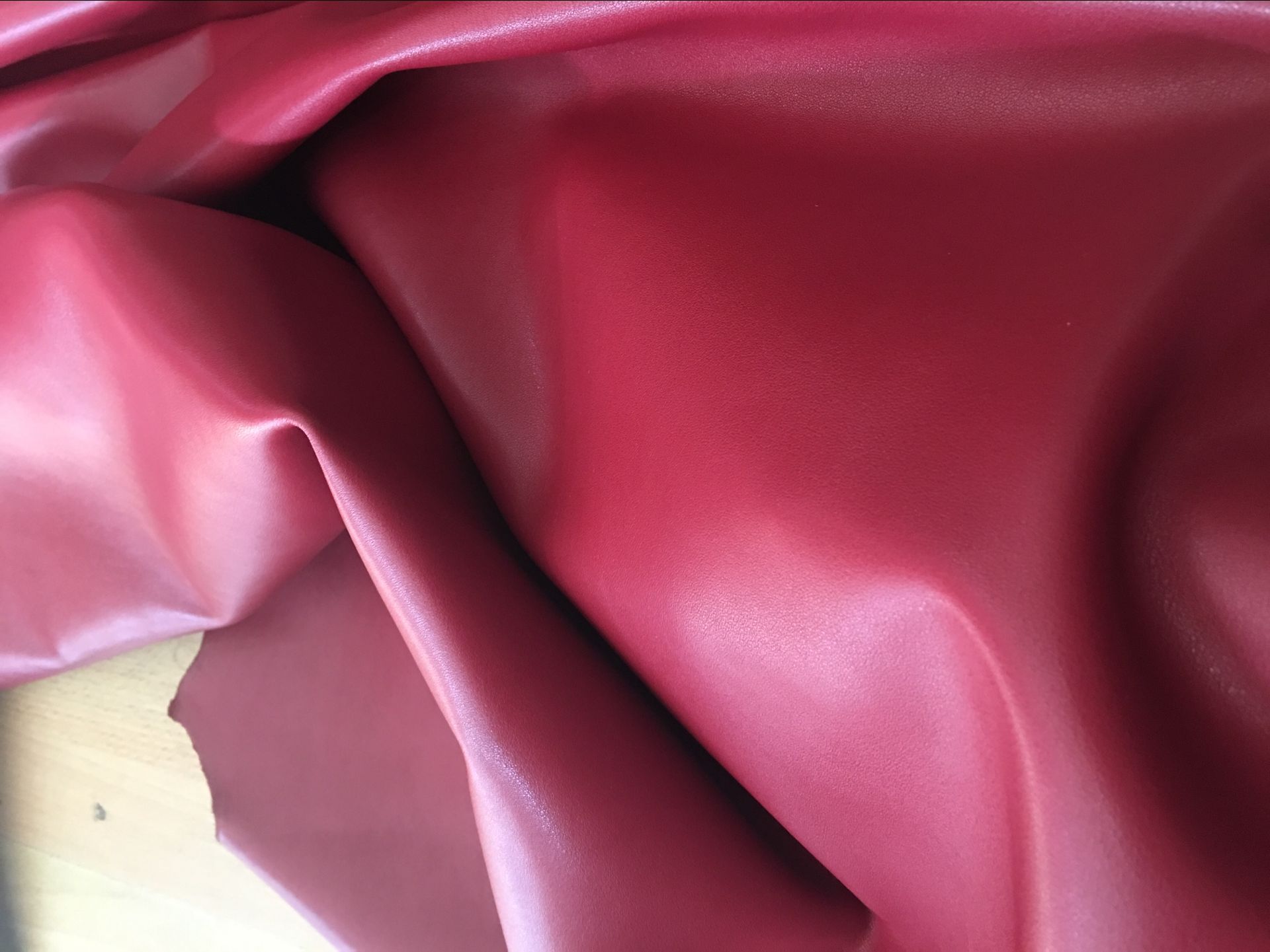 全粒面纳帕牛皮软牛皮整张枣红色