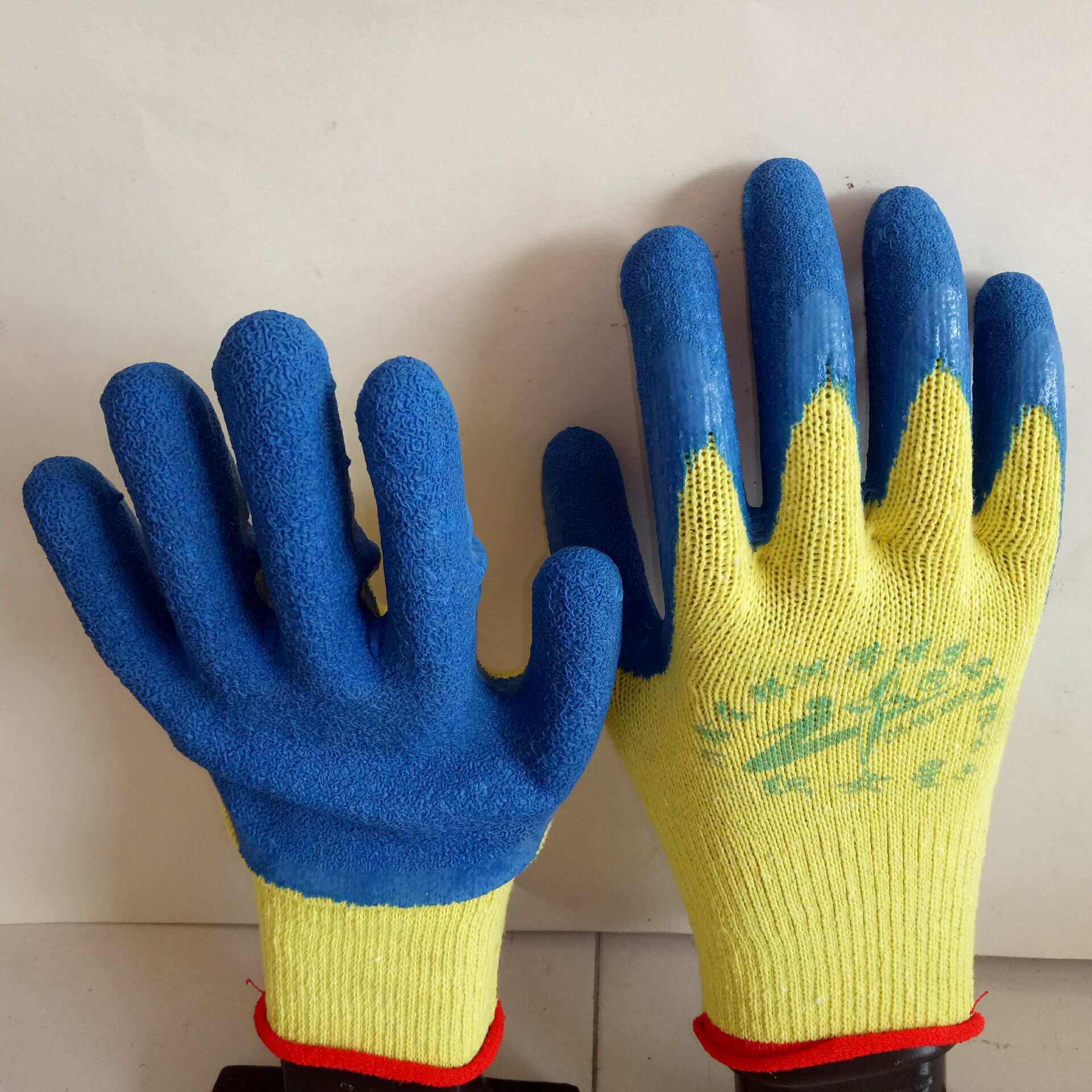 织女星浸胶灰沙蓝皱纹劳保手套浸胶手套劳保批发