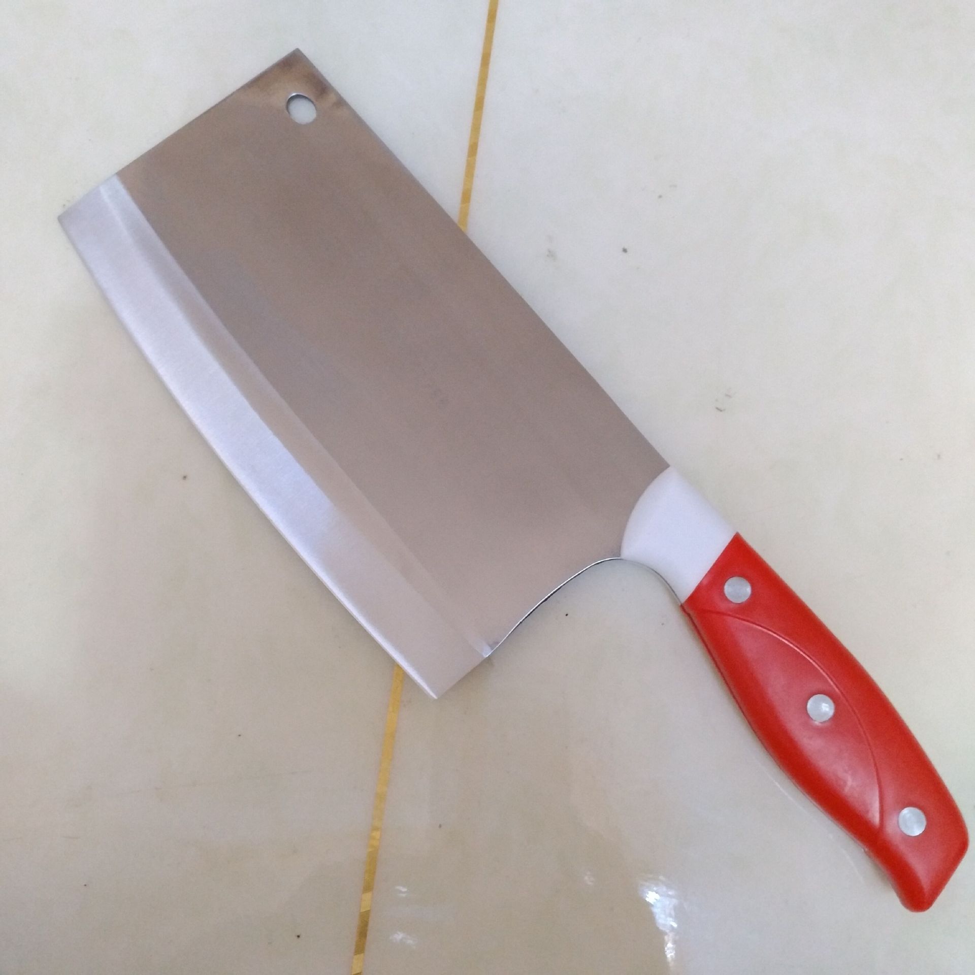 欢迎光临本店,本店是一家专业制作跑江湖摆地摊菜刀,砍骨刀,经20多年