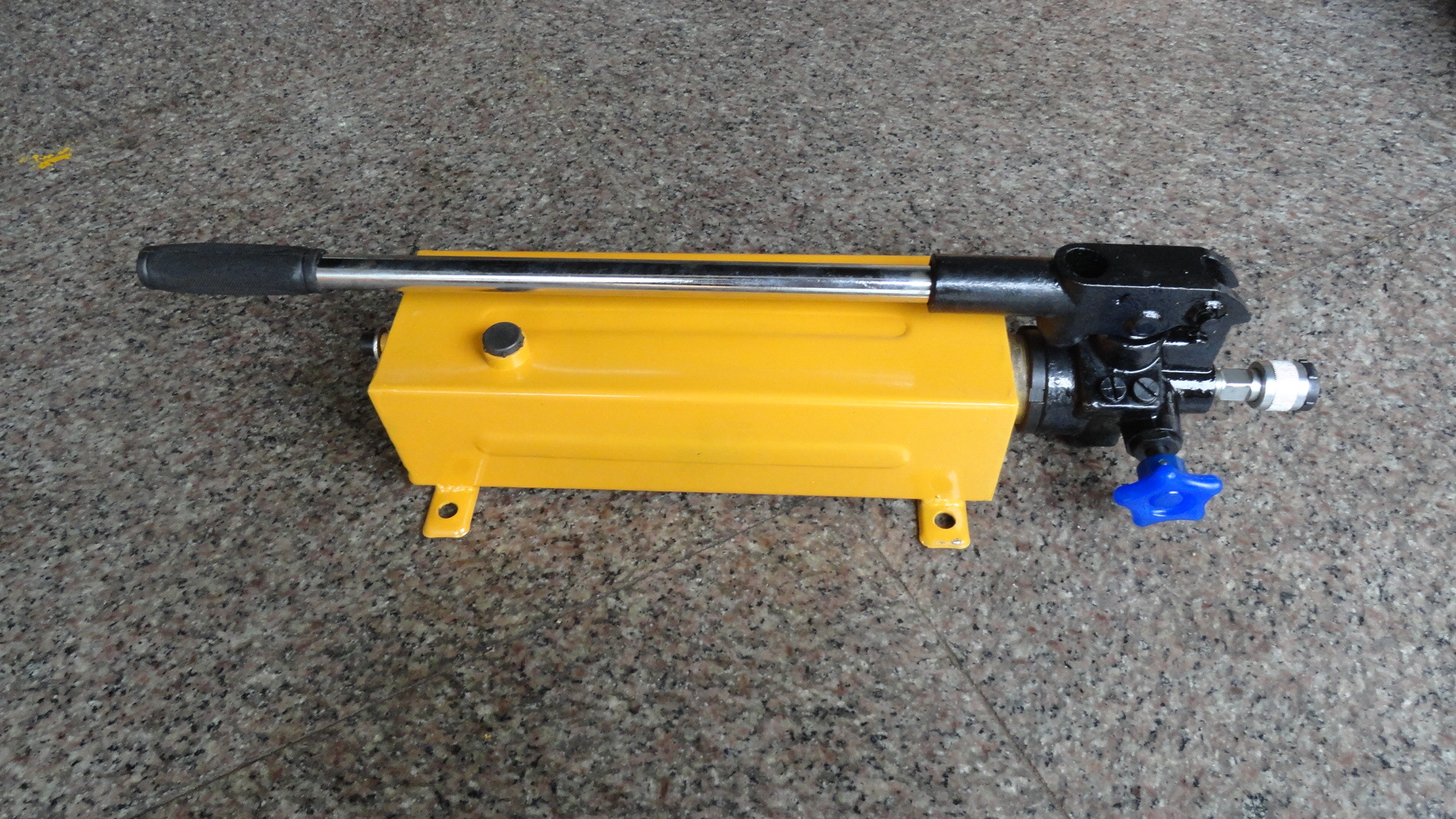 厂家直销小型63mpa手动液压泵 单/双向手动泵含压力表 手动方泵