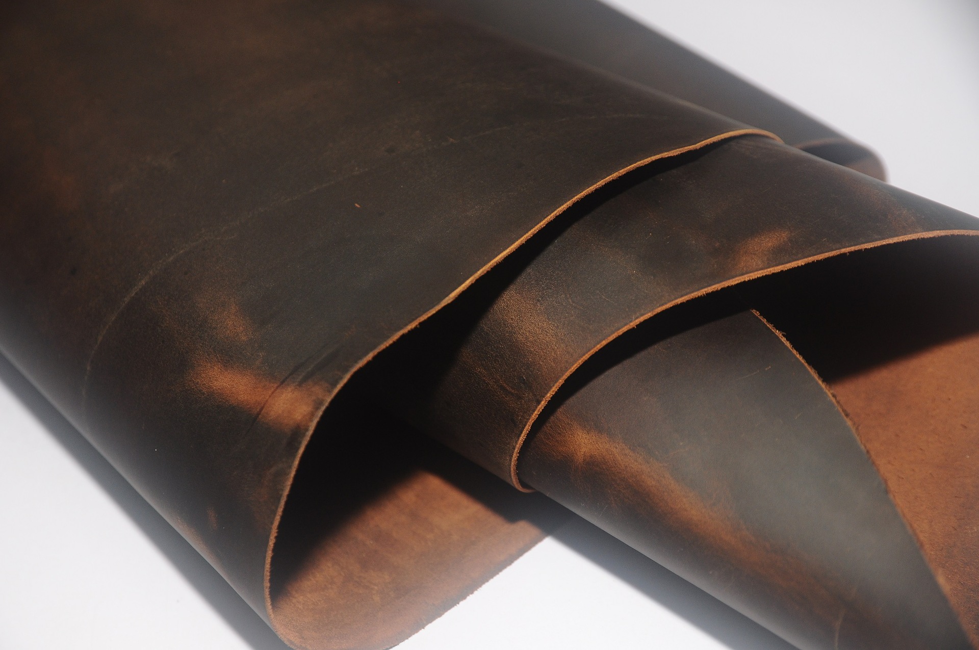 进口头层牛皮疯马皮油变皮油皮质量高厚度好