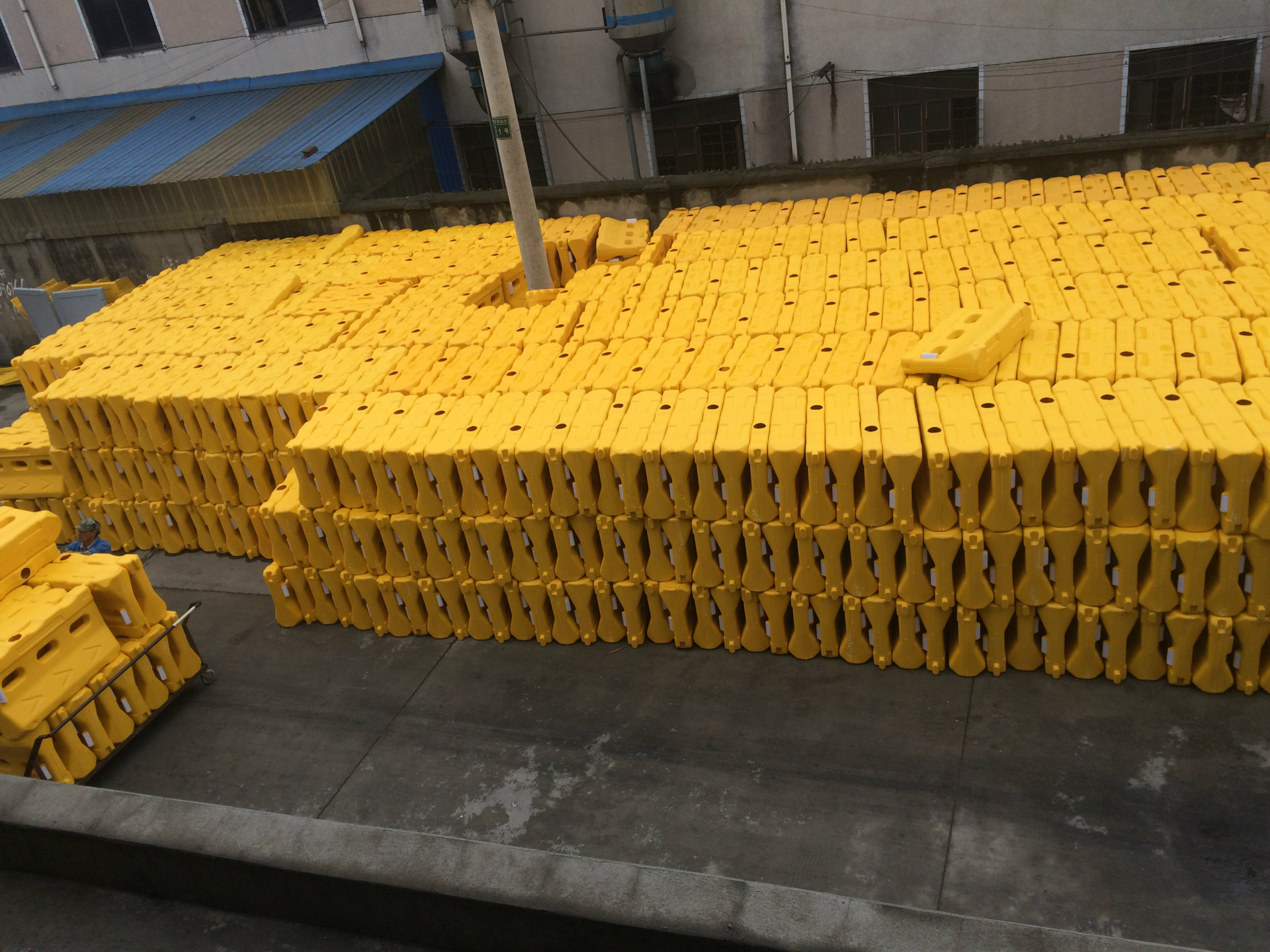 三孔水马_全国热销中空吹塑施工水马三孔优质水马厂