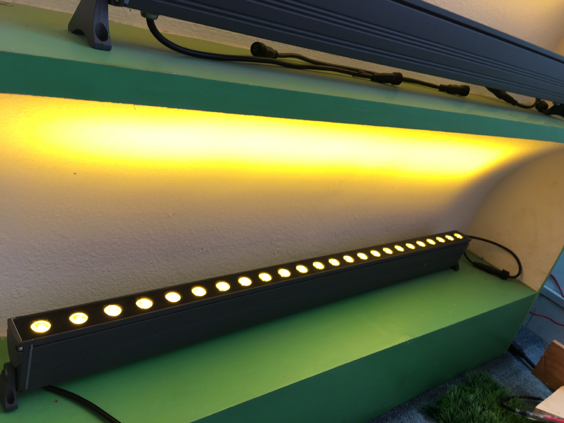 24w七彩内控渐变led洗墙灯