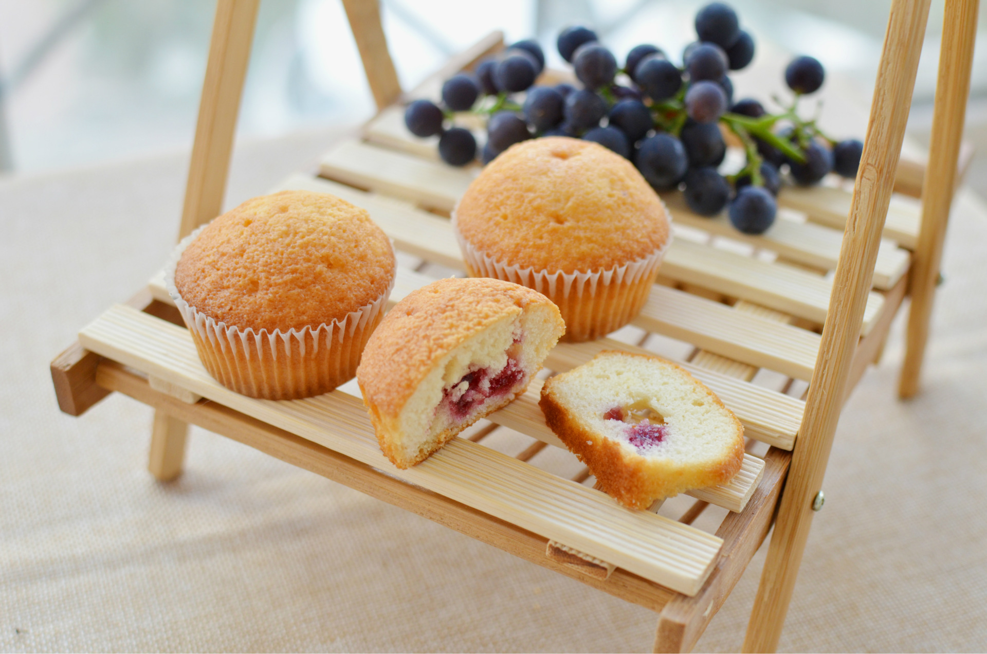 【预售】俄罗斯进口食品童话系列樱桃味水果夹心迷你软蛋糕糕点