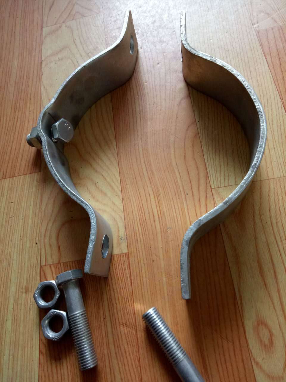 通讯器材厂家直销 单吊线抱箍 单吊热镀冷镀电力连接电线杆用