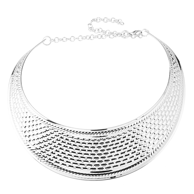 义乌批发欧美大牌金属压花女款项圈 月牙形假领子项链一件代发