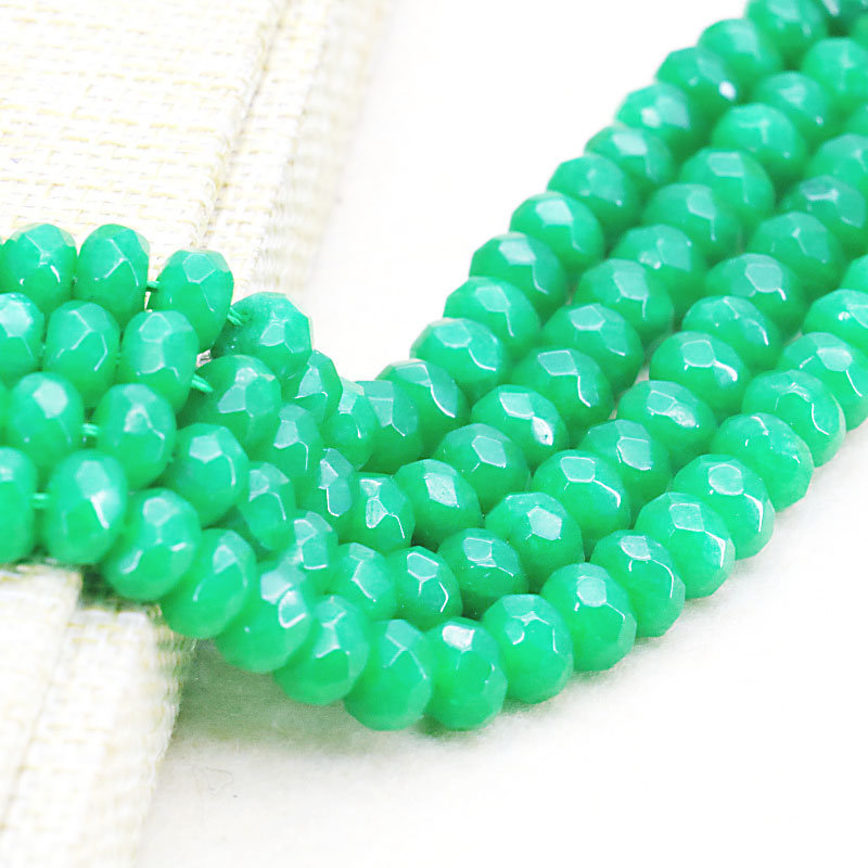 产品信息 名称:5x8mm时尚绿东陵石天然玉髓 货号:ych0123 颜色:绿色