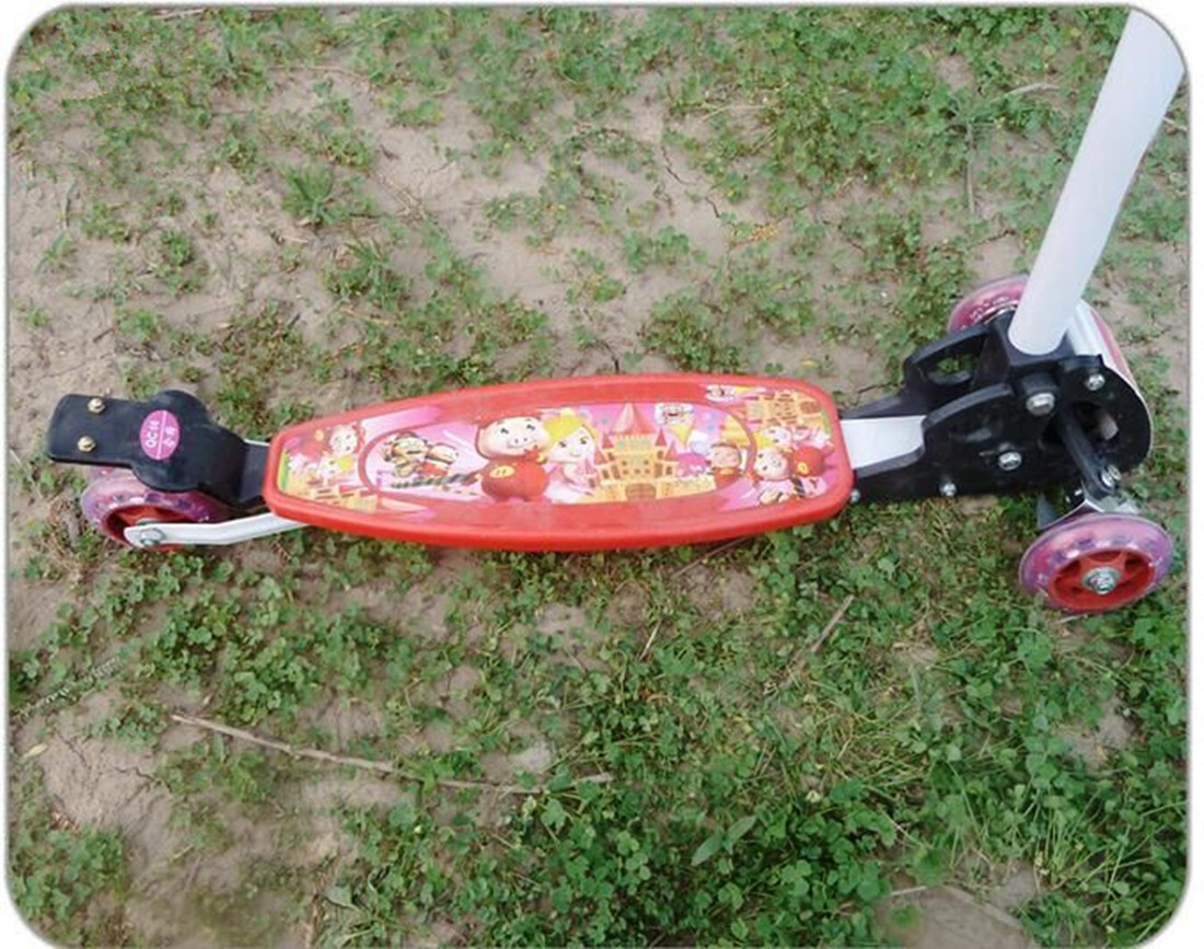 可折叠儿童滑板车新款三四轮滑板车厂家童车单排滑