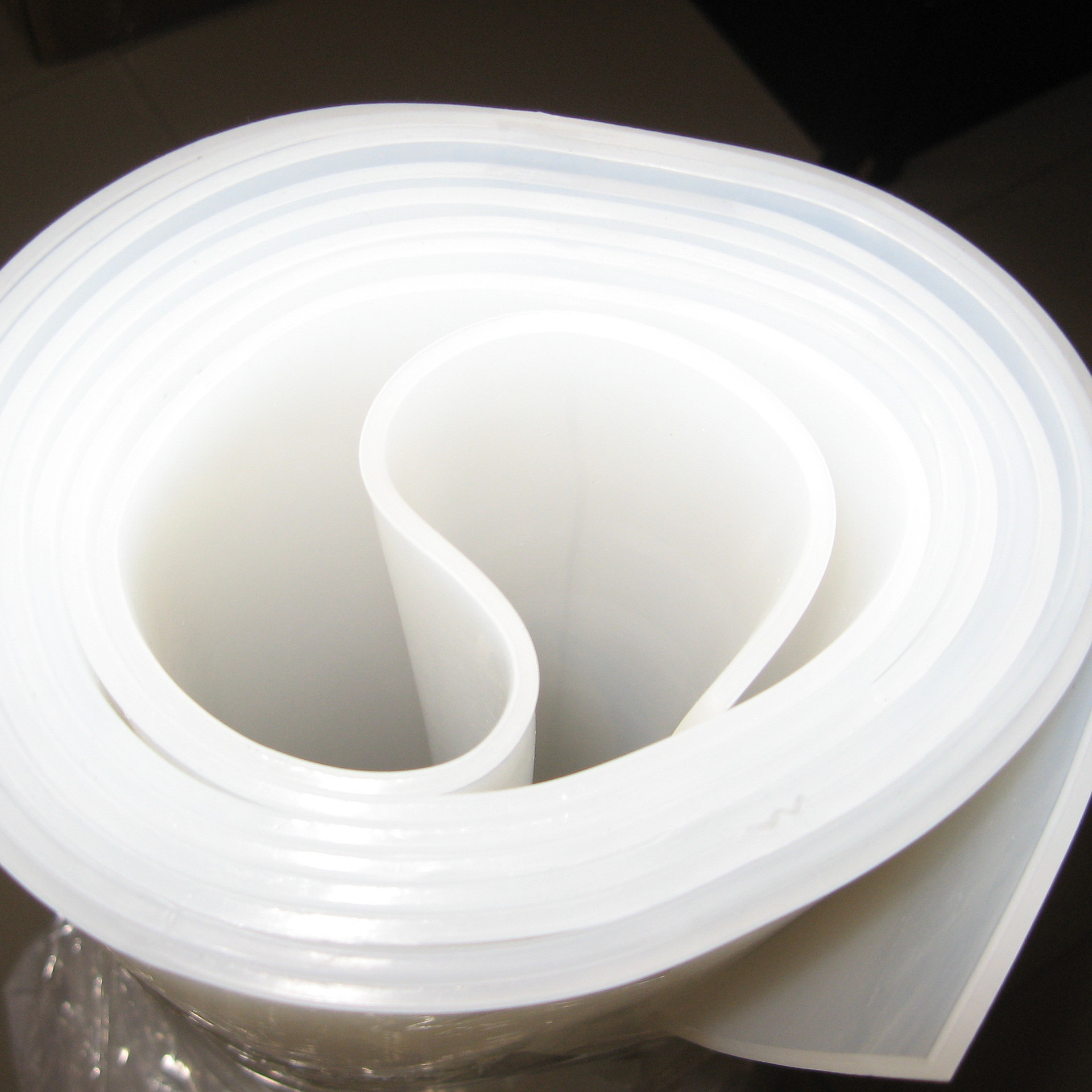 大量供应 硅胶板 硅胶片 硅胶皮 2mm 3mm 5mm 10mm 规格型号齐全