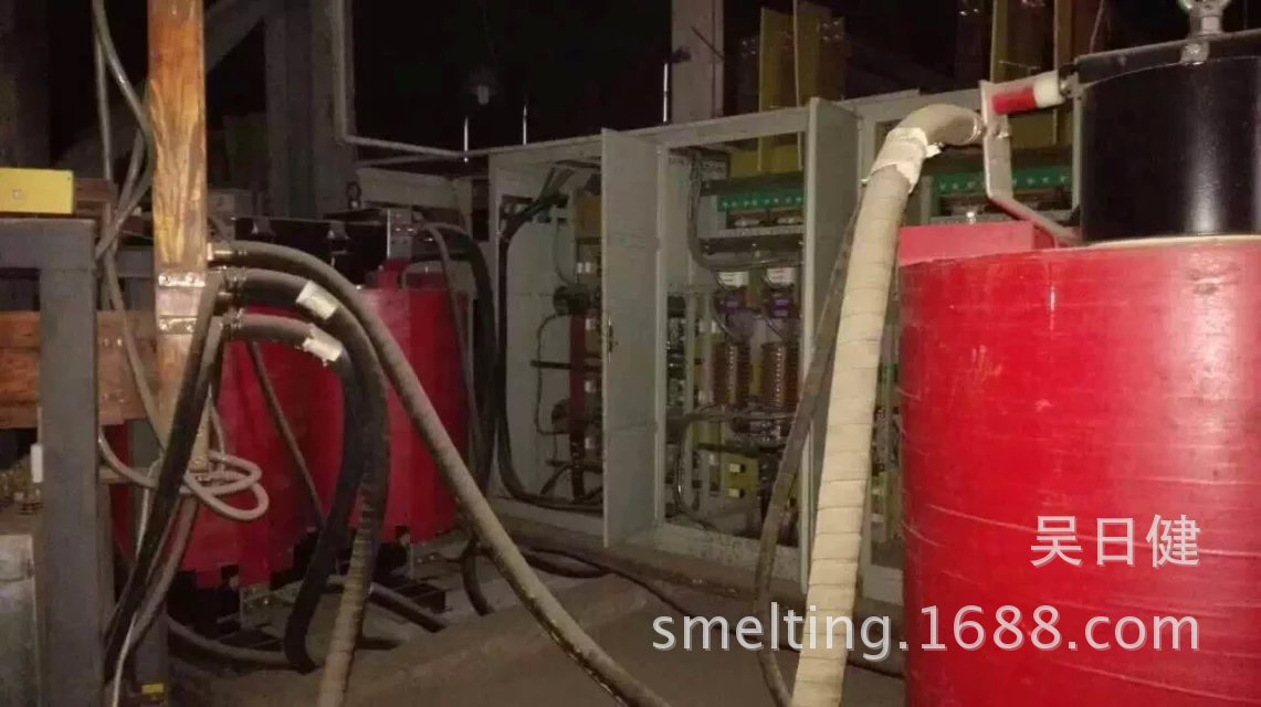 转让40吨上海兆力新式二手中频电炉