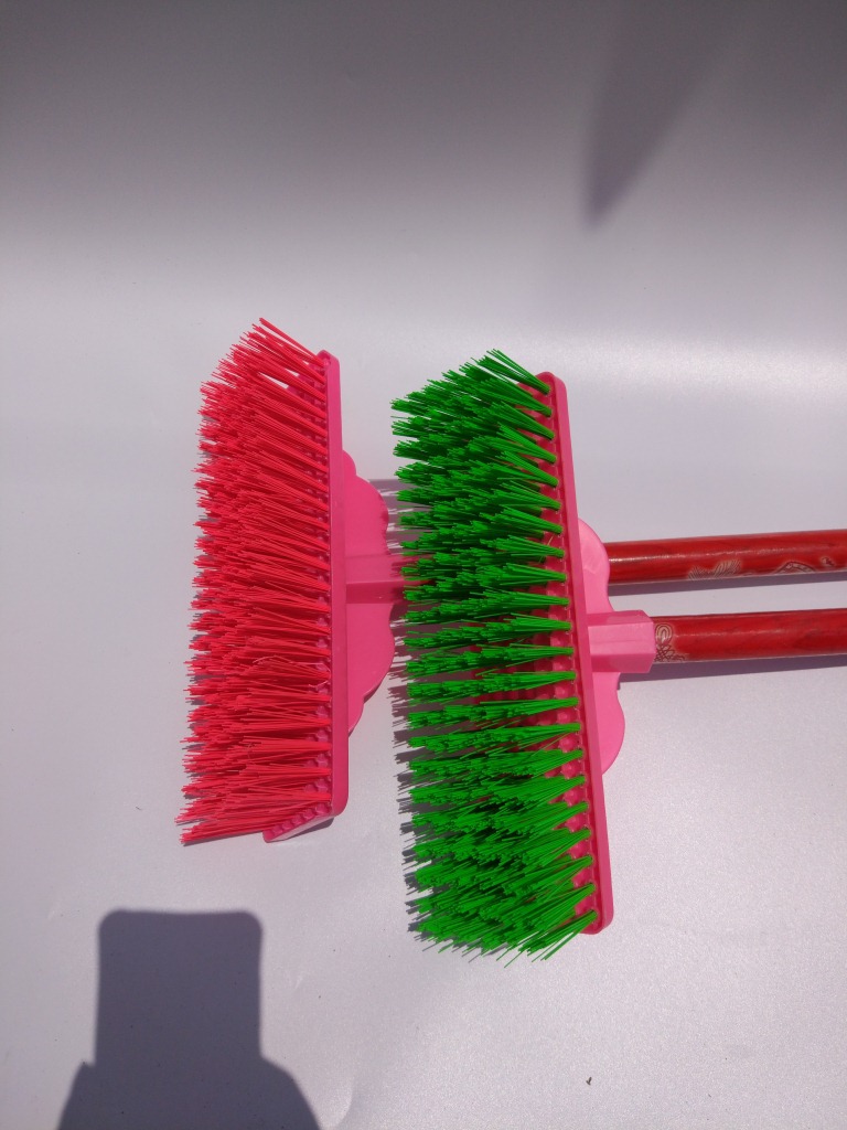 百思名木杆地刷 塑料地刷头 硬毛刷子 地板刷木杆子地刷厂家直销