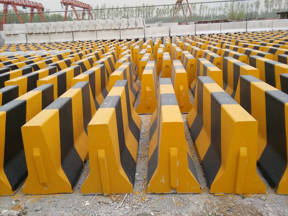 专业批发 600隔离墩 隔离墩订做 道路_路障_列表网