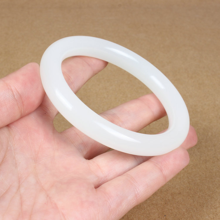 玉镯批发 圆条汉白玉手镯 天然a货汉白玉手镯时尚女款