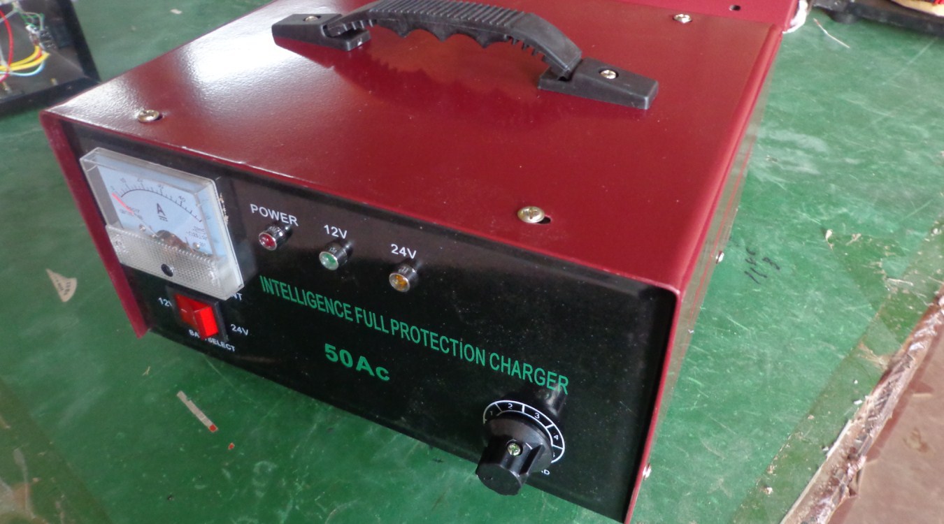 电瓶充电器batterycharger汽车电瓶充电机