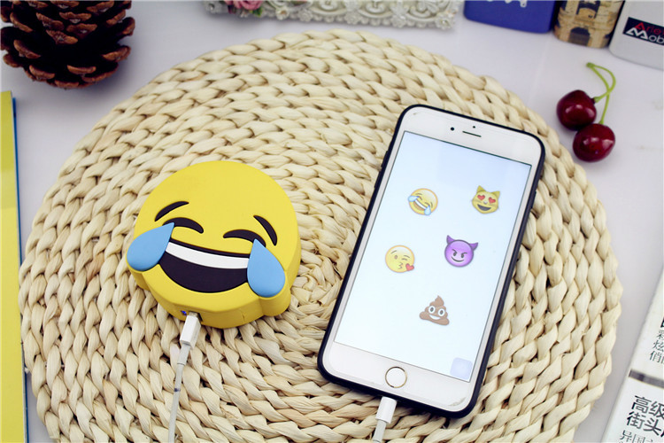 创意emoji表情包移动电源个性充电宝可爱卡通便携迷你礼品充电宝