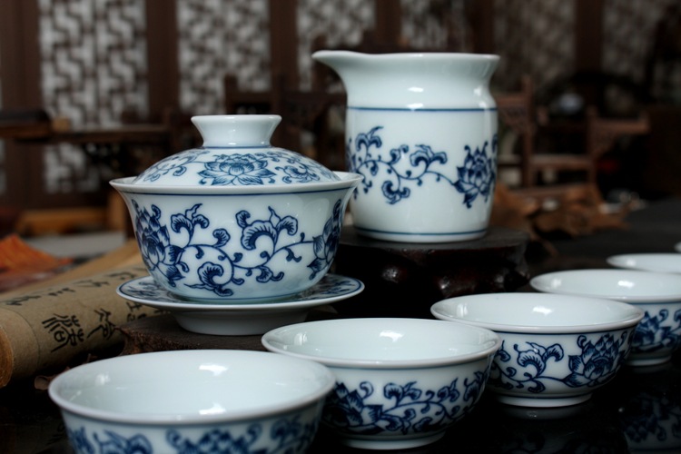 功夫茶具整套批发 手绘青花瓷盖碗8件套简装 功夫茶精选套装