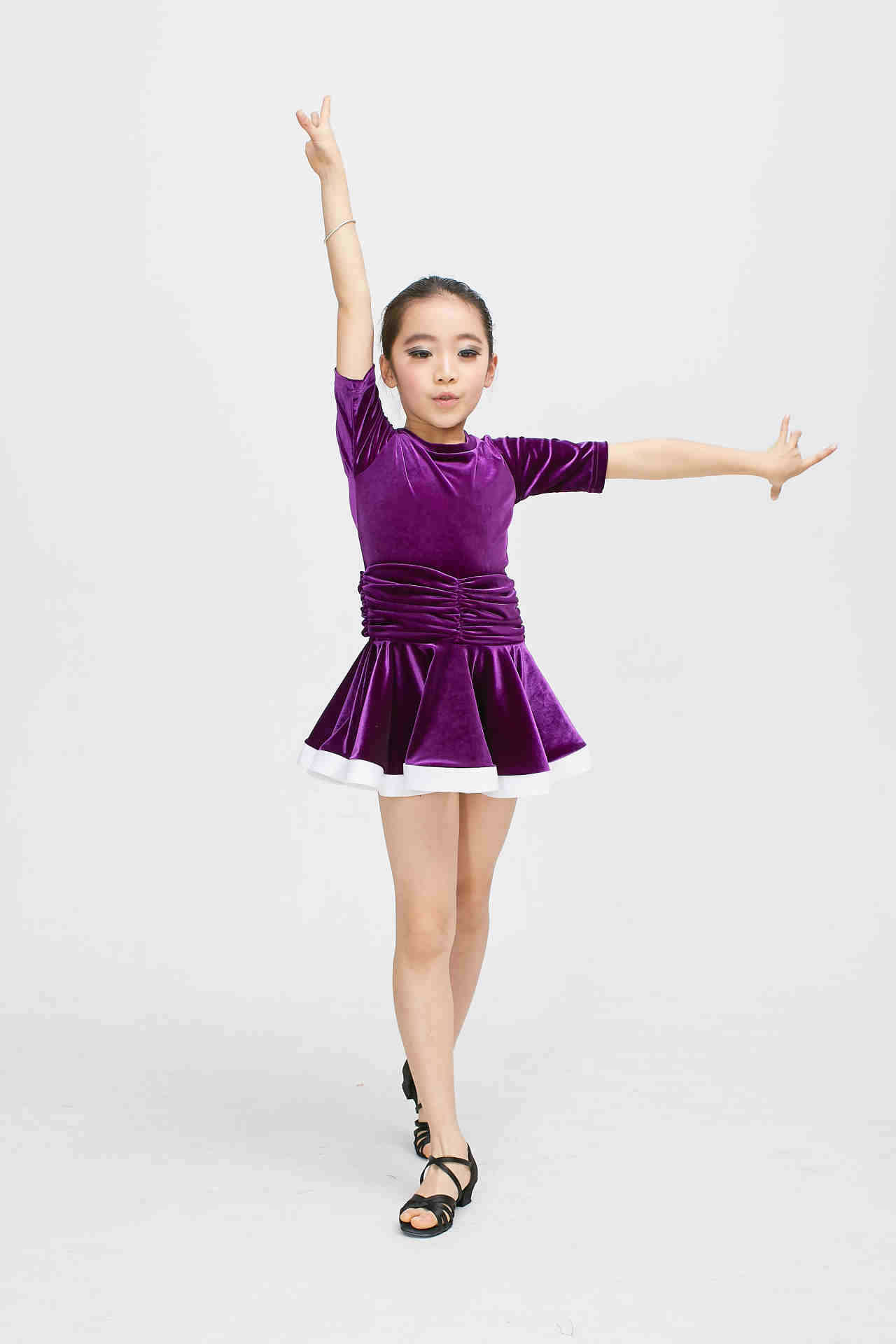 新款六一儿童小苹果舞蹈服 女童走秀拉丁舞舞演出服装批发