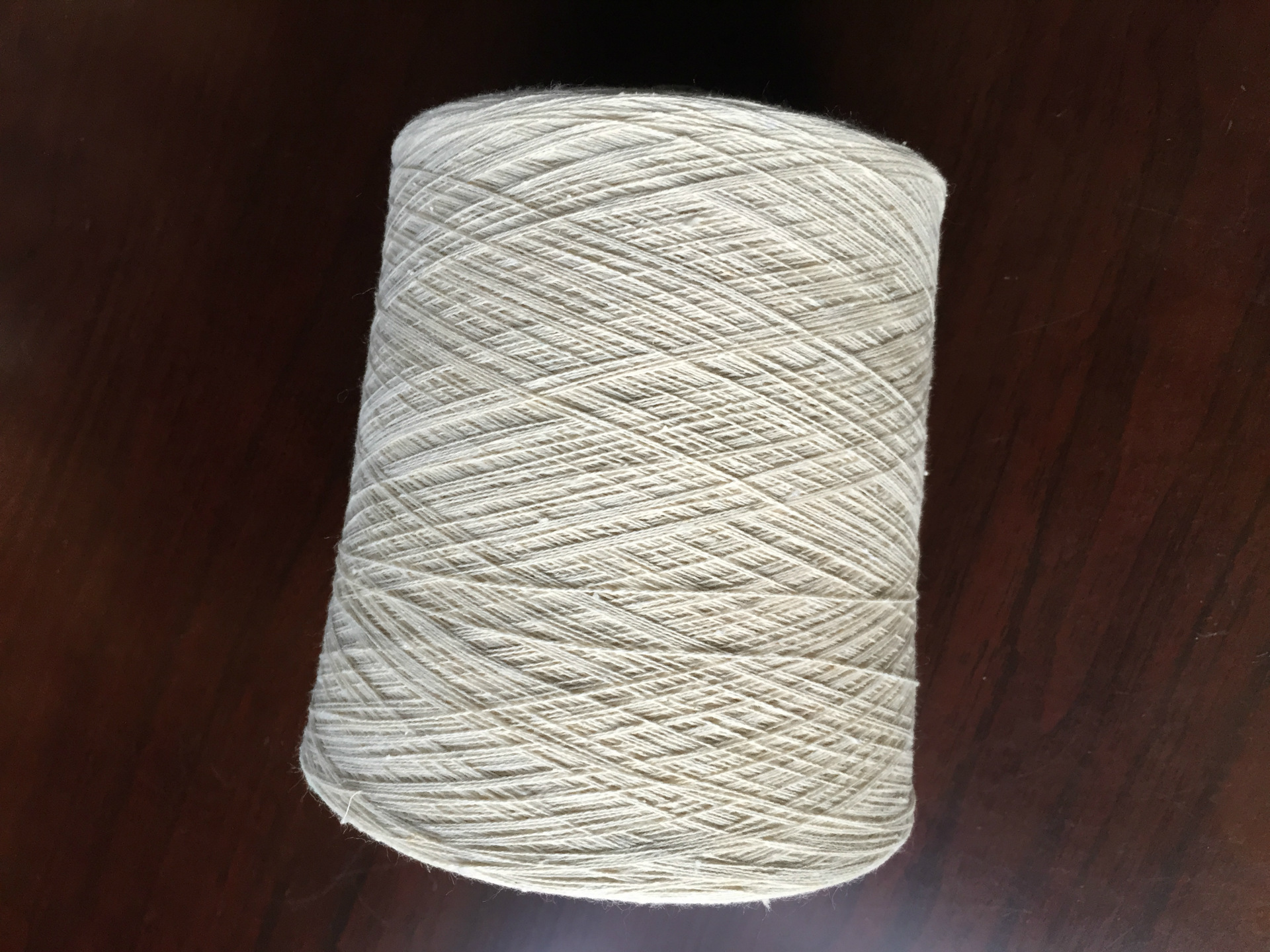 真丝的紬丝,而非油丝--紬,读音chou,是一种贴近蚕