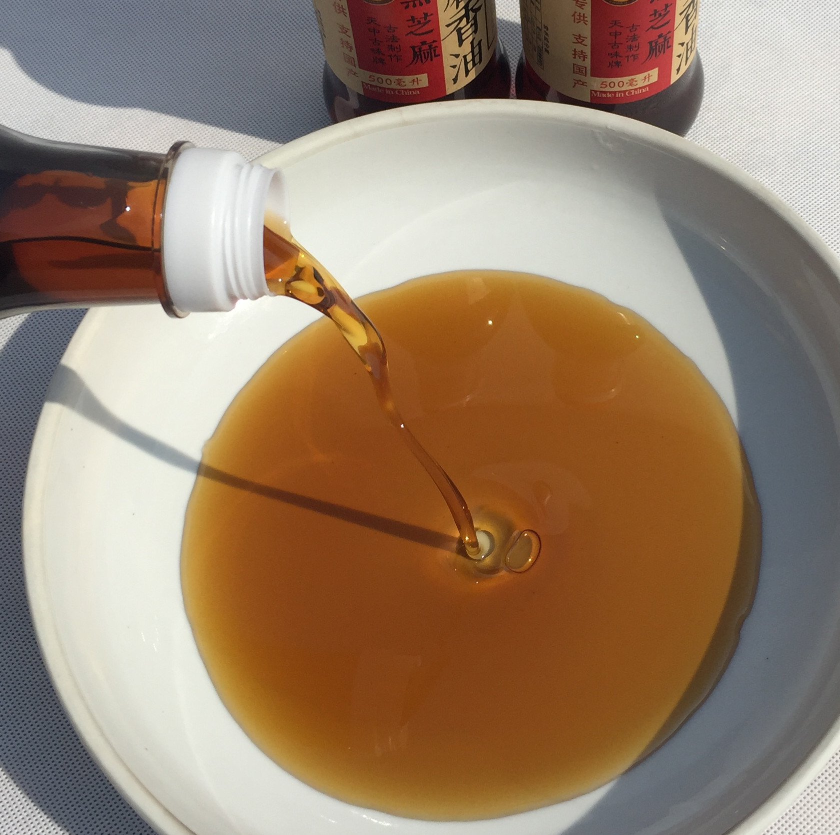 天中古味黑芝麻油石磨小磨香油月子黑芝麻油