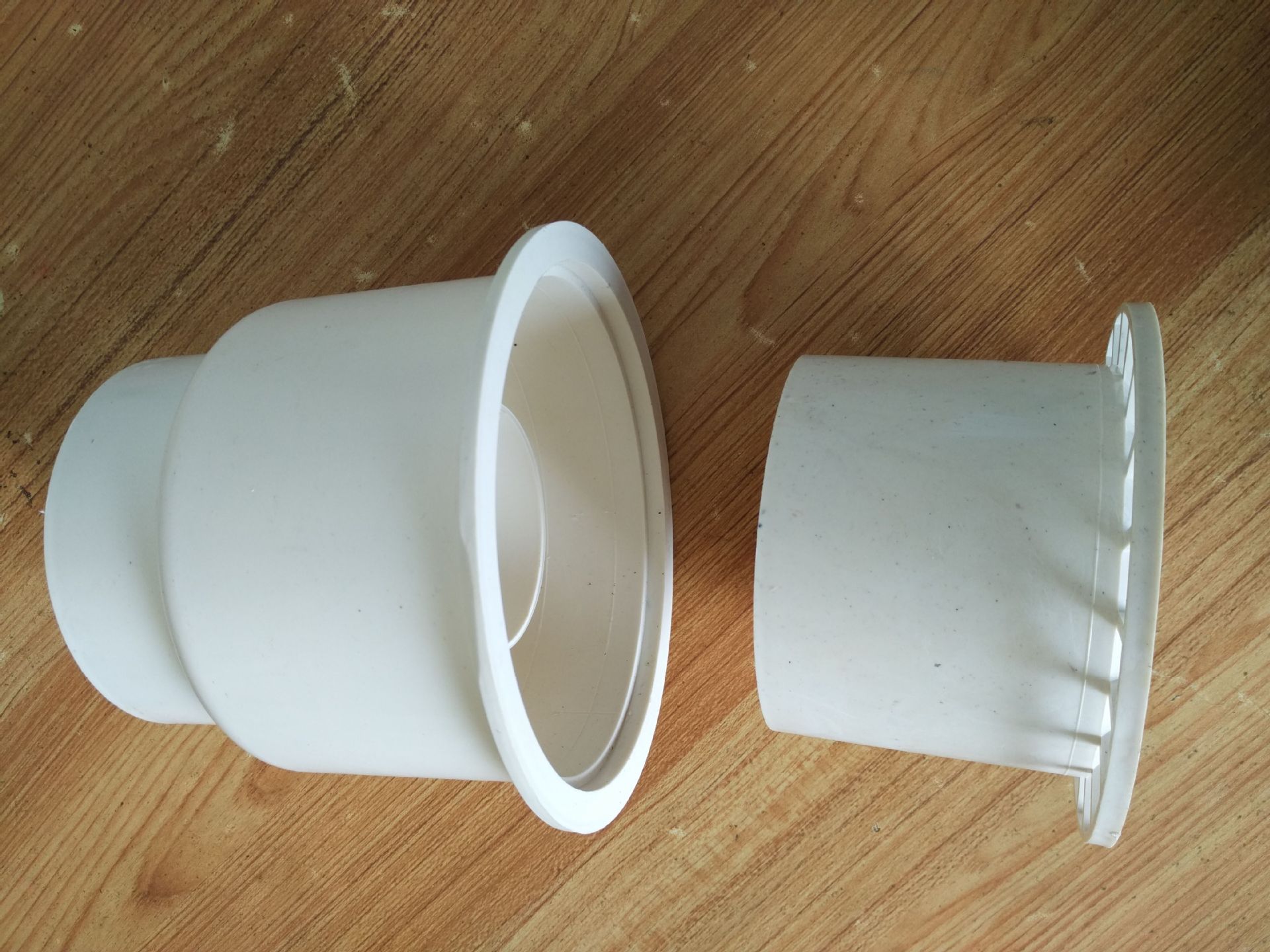 u-pvc排水管,pvc管卡,pvc水斗,pvc预埋件,pvc-h管等排水配件