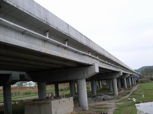 pvc桥梁排水管vspvc排污管预埋广东佛山坚而乐管道:工程实例点击输入