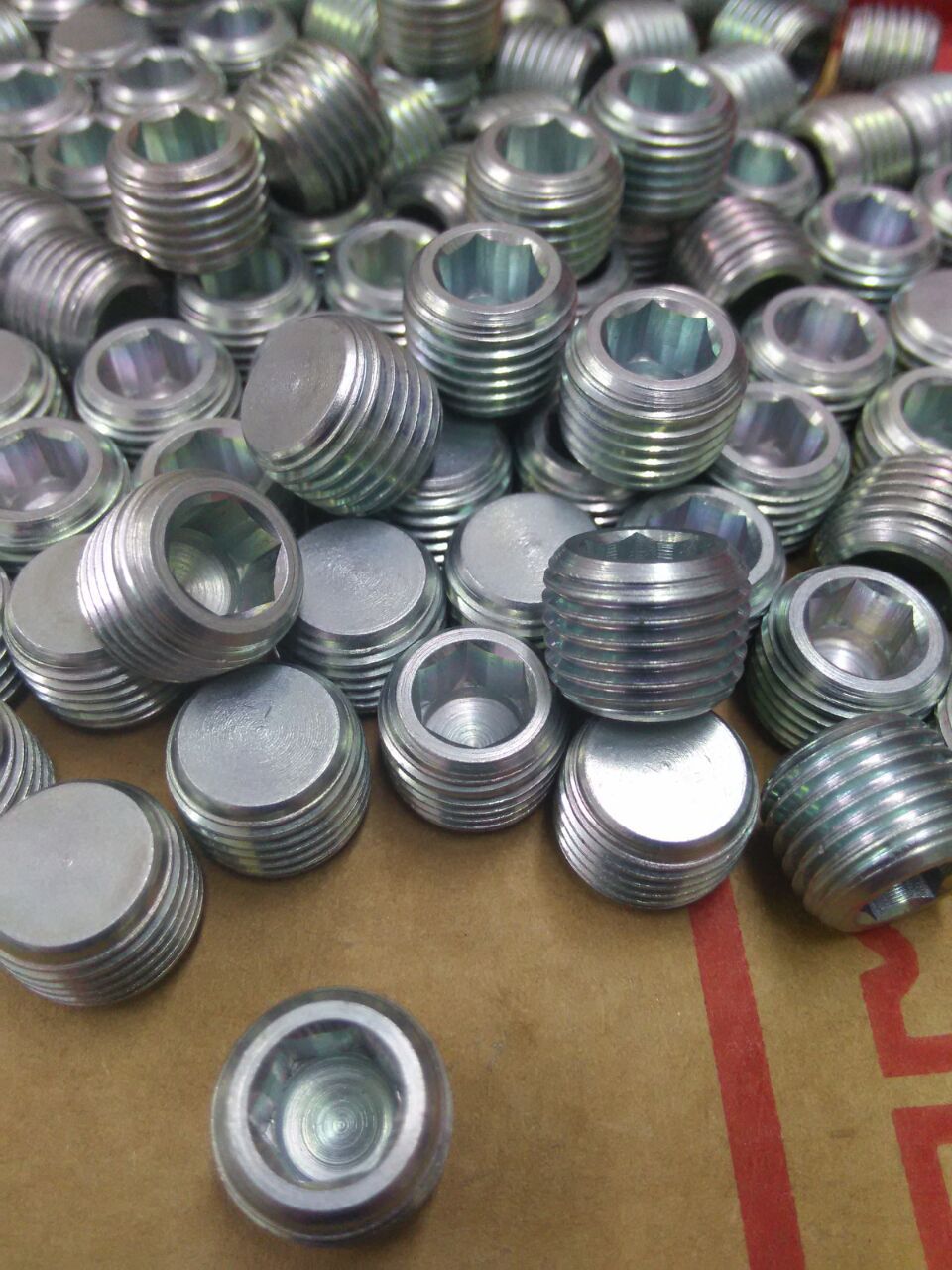 din 906 可在高压下使用的带内六角孔油塞 din 906/din 906-ni