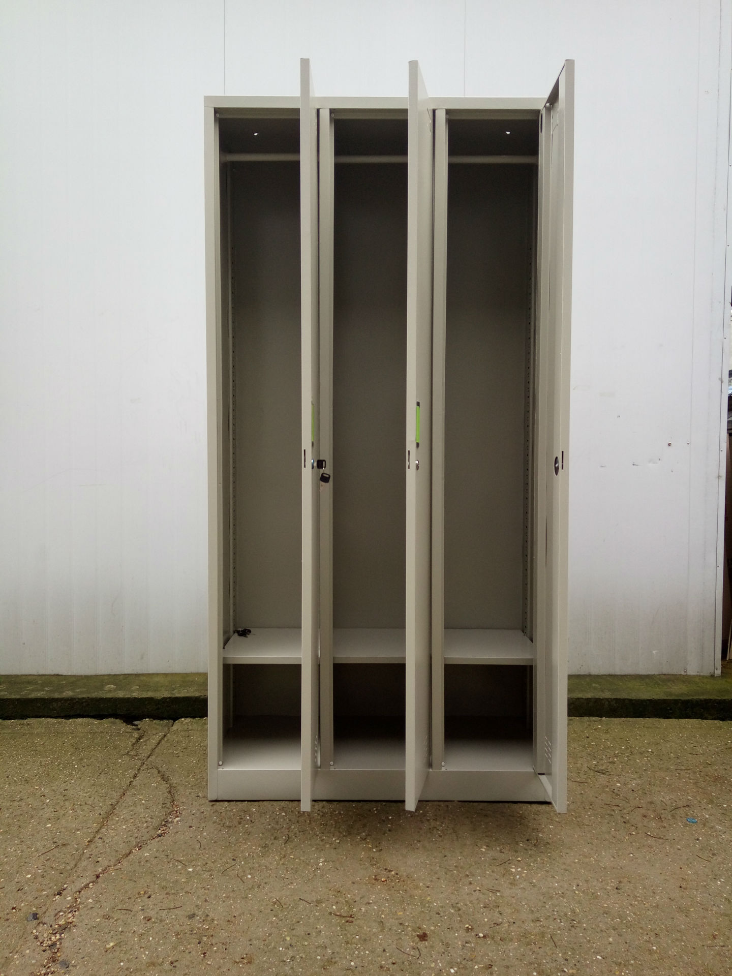 厂家定做更衣柜 推拉式二门更衣柜 铁皮储物存包柜厂家直销