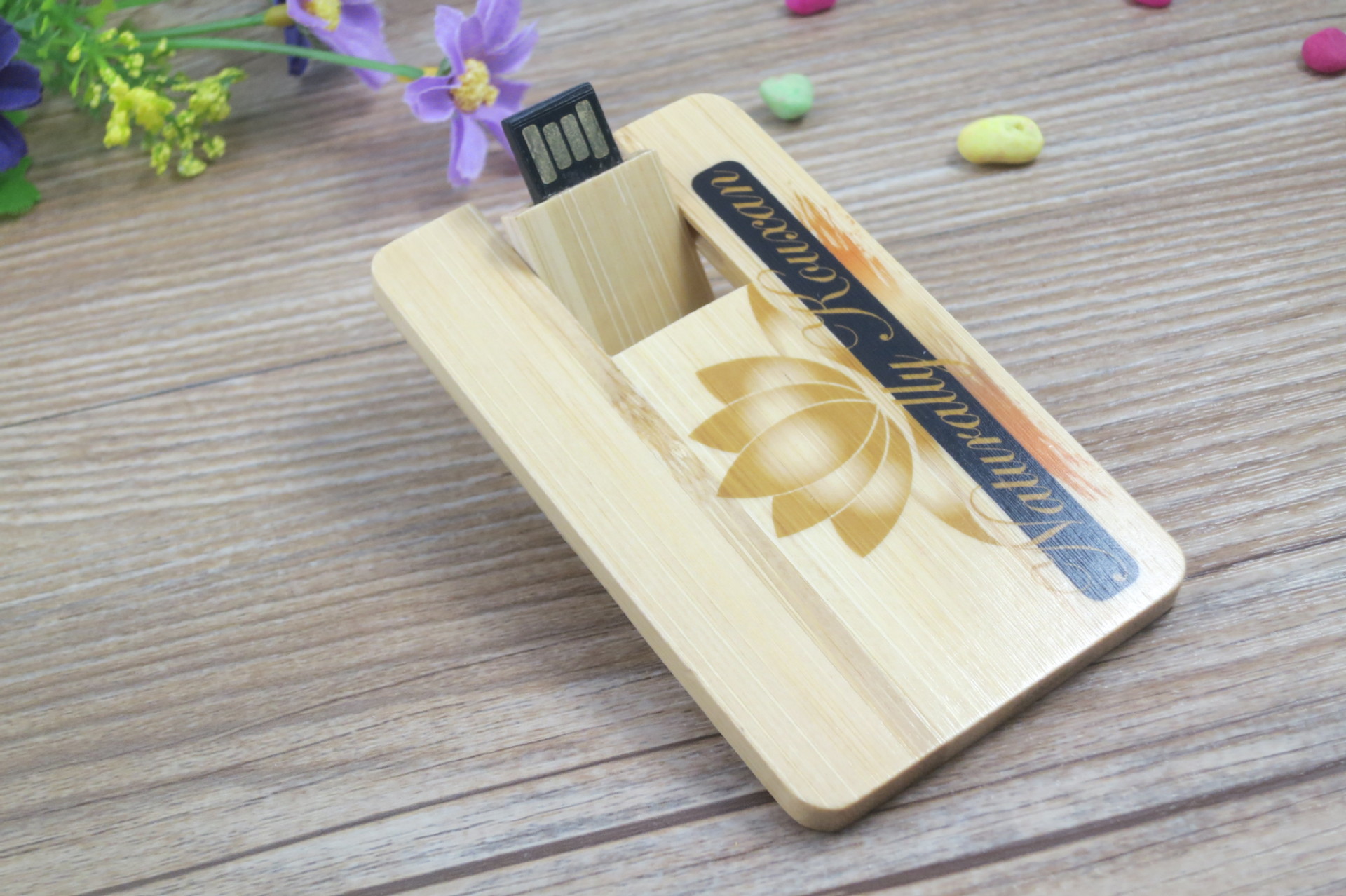 工厂供 木质u盘定制 卡片u盘 批发礼品u盘 图案可印刷4g u盘畅销