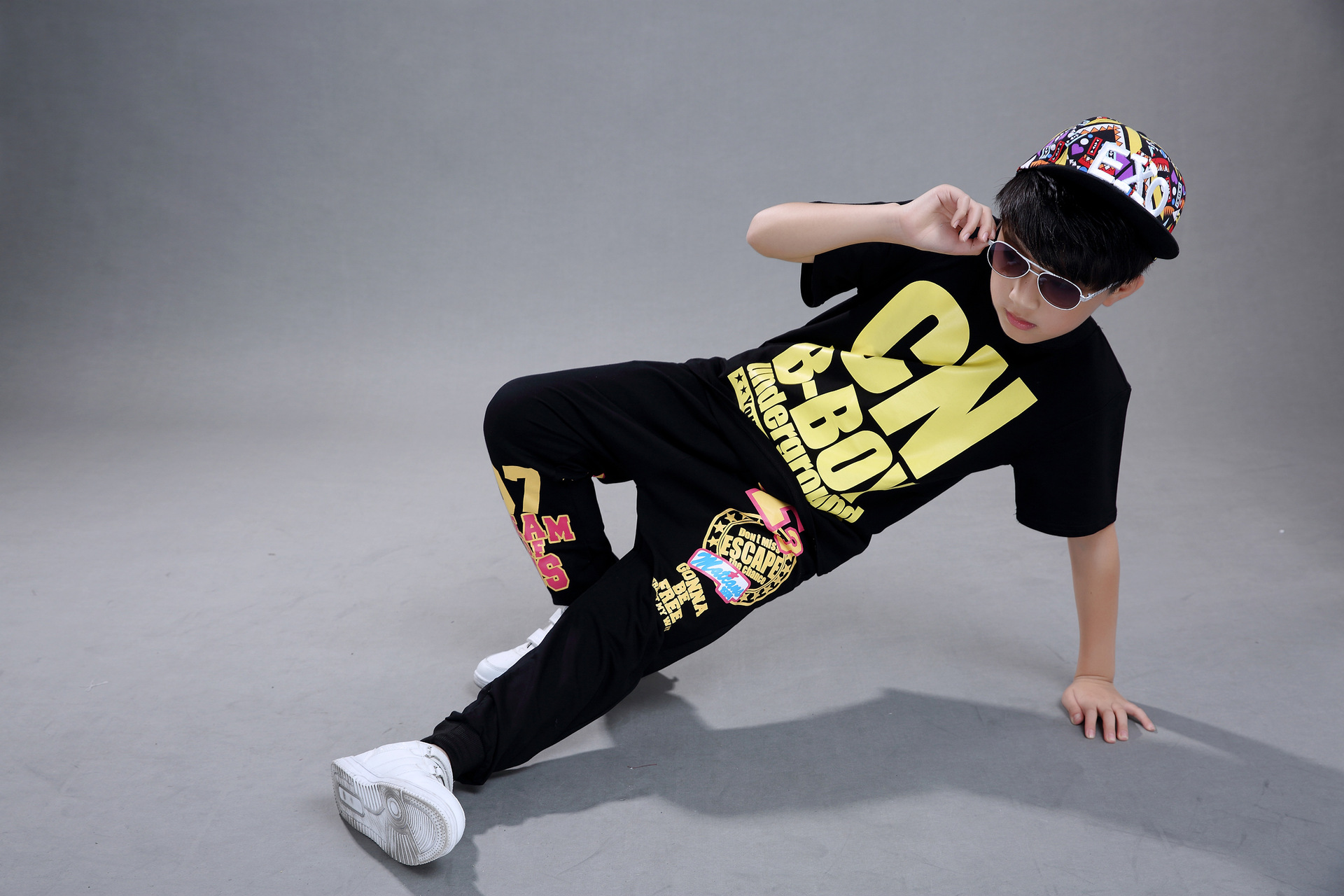 新品儿童嘻哈街舞演出服全棉时尚男女童短袖