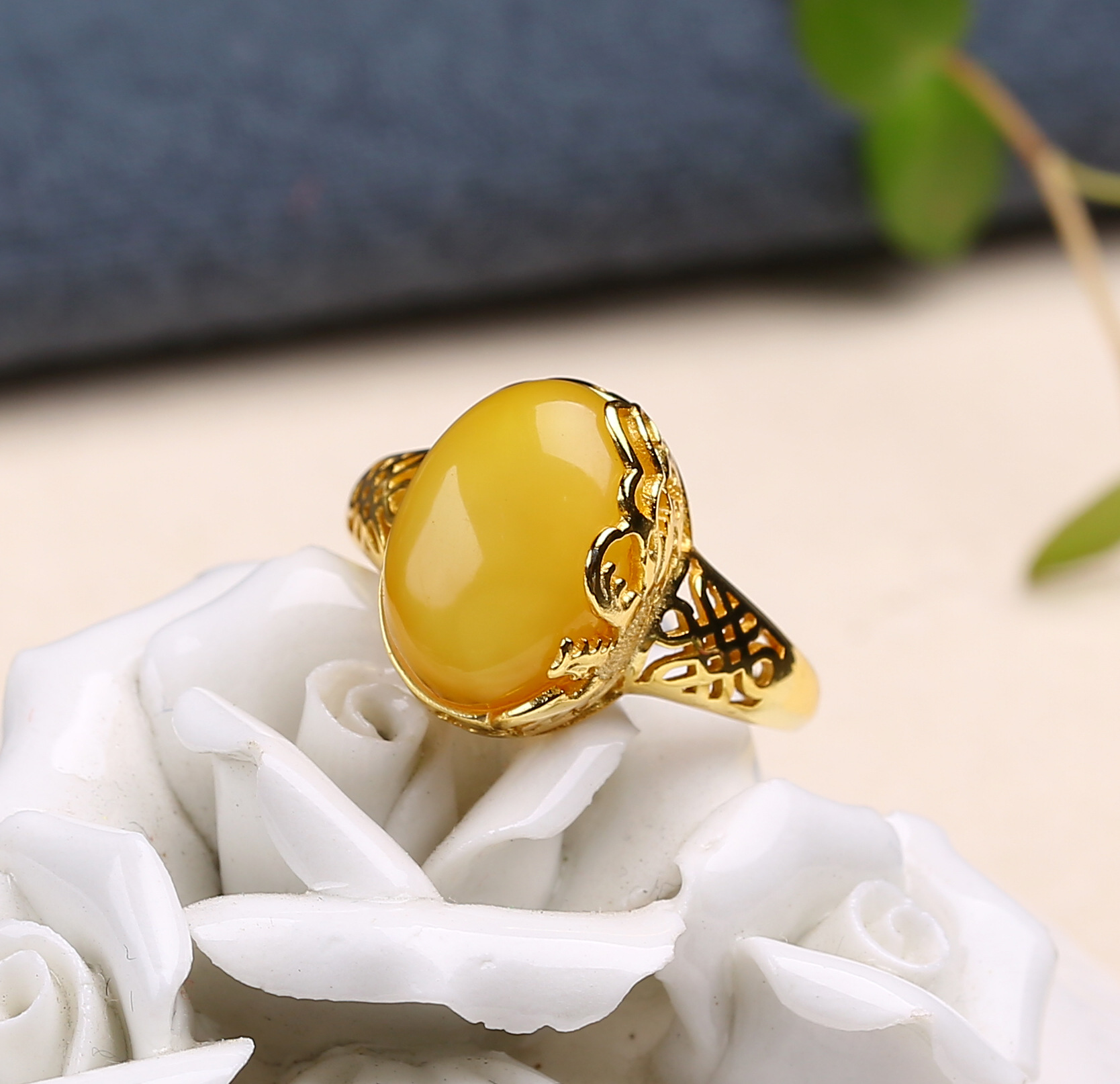 女款蜜蜡戒指 小界面简单秀气款 情人节生日礼物 韩版设计