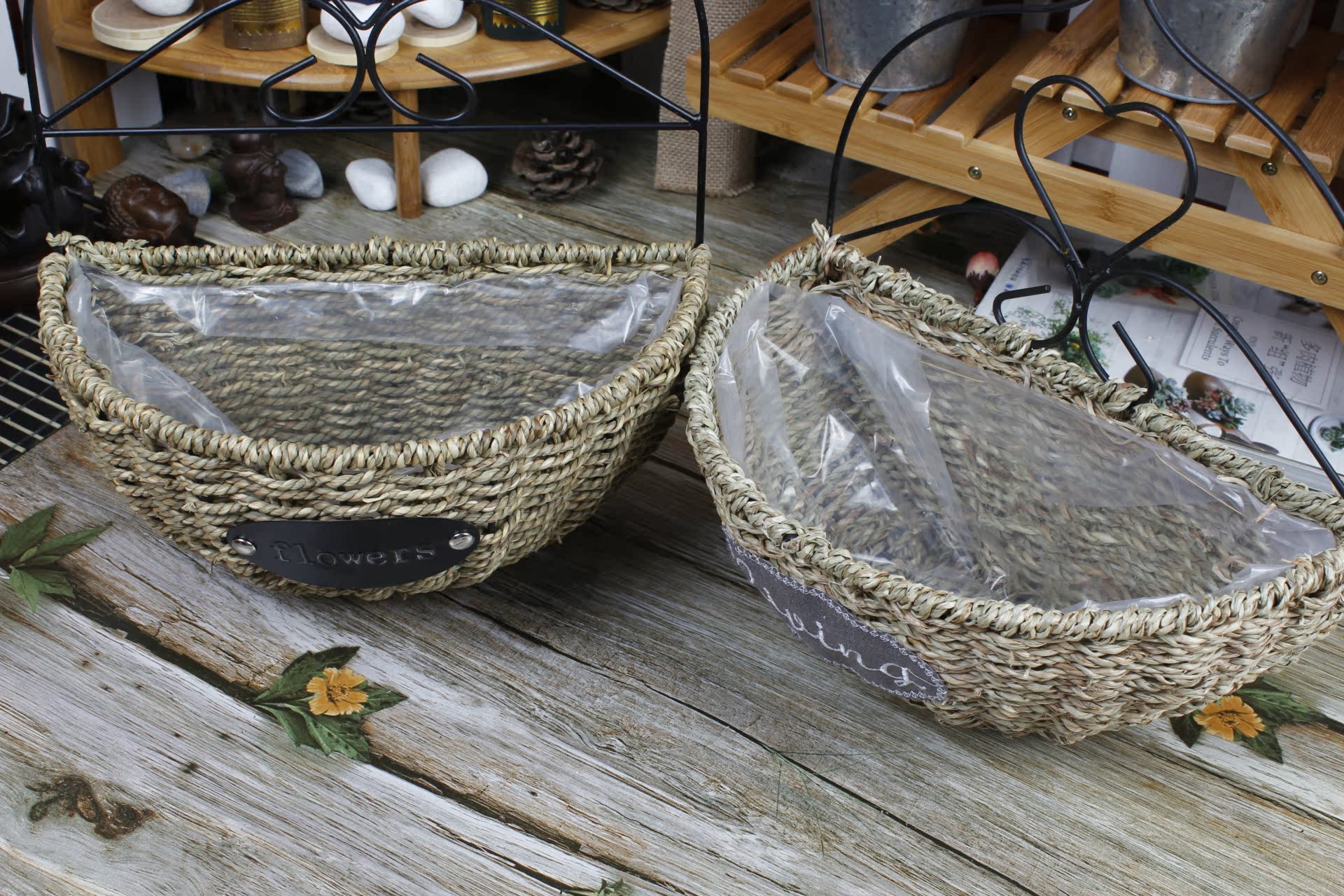 首页 编织 草编 草编工艺品 >厂家直销草编壁挂花盆草绳编织铁艺框架