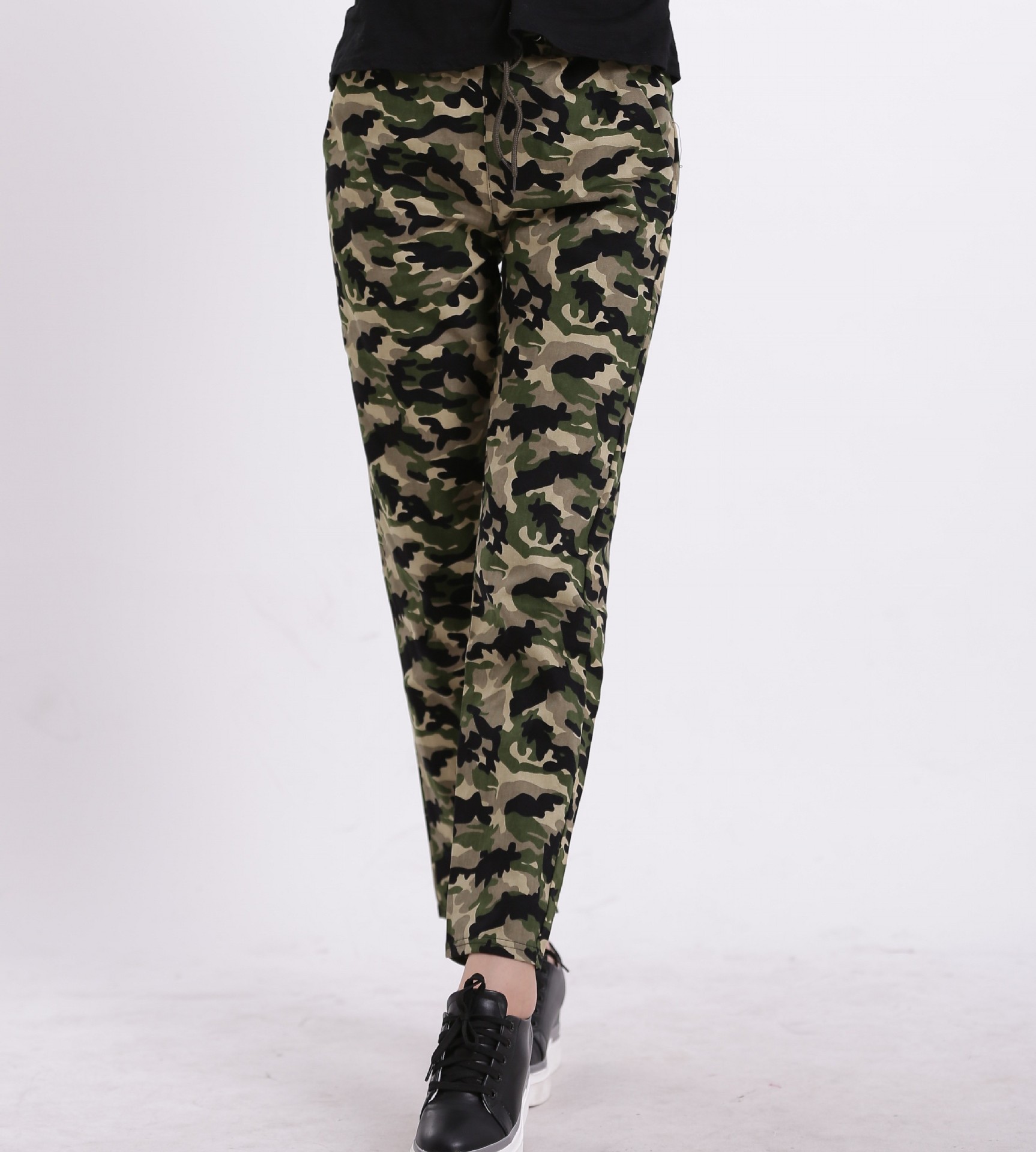 供应信息 女式休闲裤 秋季新款宽松女士迷彩裤大码宽松显瘦阔腿休闲裤