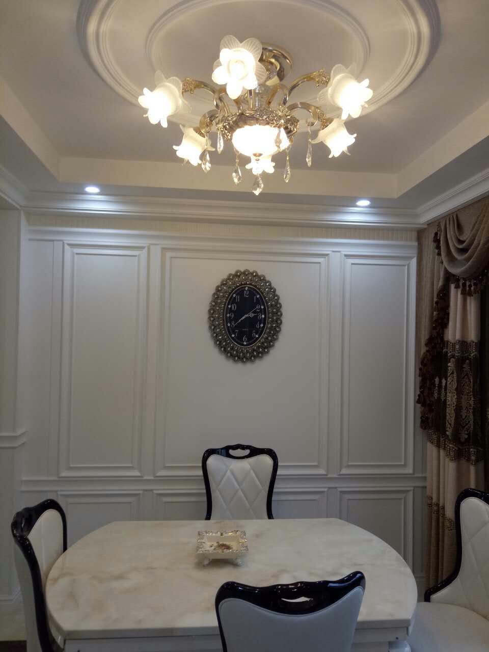 白色欧式墙板实景图mmexport1477374505126