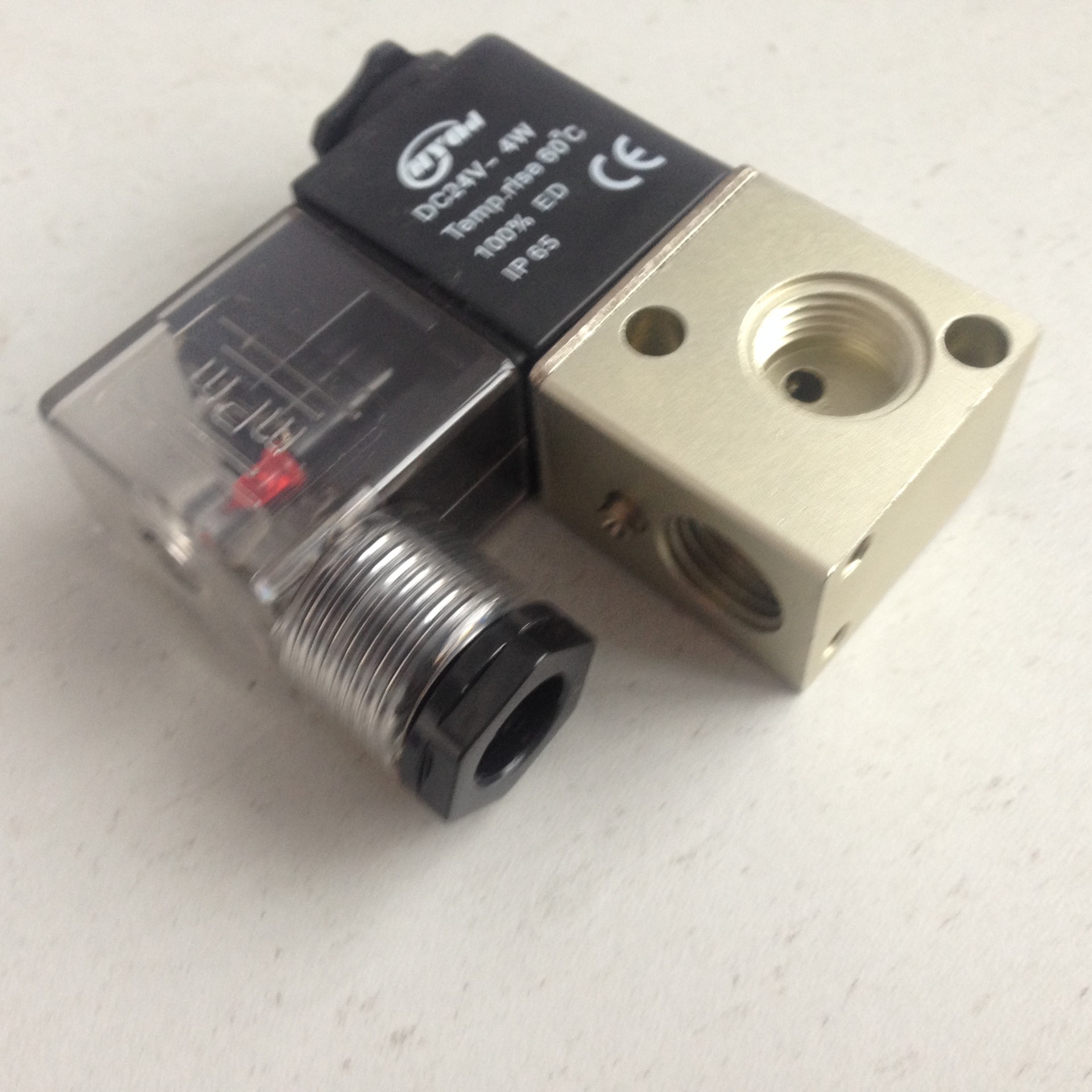 厂家直销 现货 3v1-08 气动元件 二位三通电磁阀 3v1系列