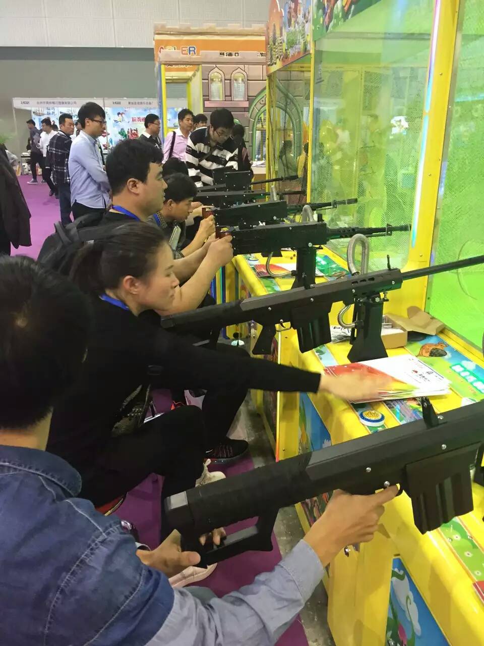 2017公园商场游乐新产品 最新射击游戏设备 安全方便灵活经营