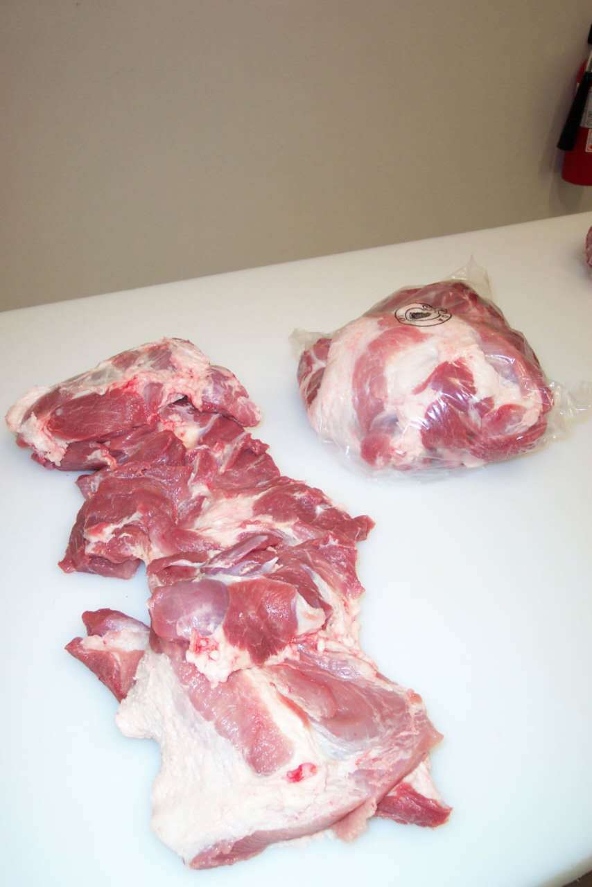 进口冷冻猪肉2号肉加拿大80厂去骨去皮前腿肉现货批发21.9/公斤