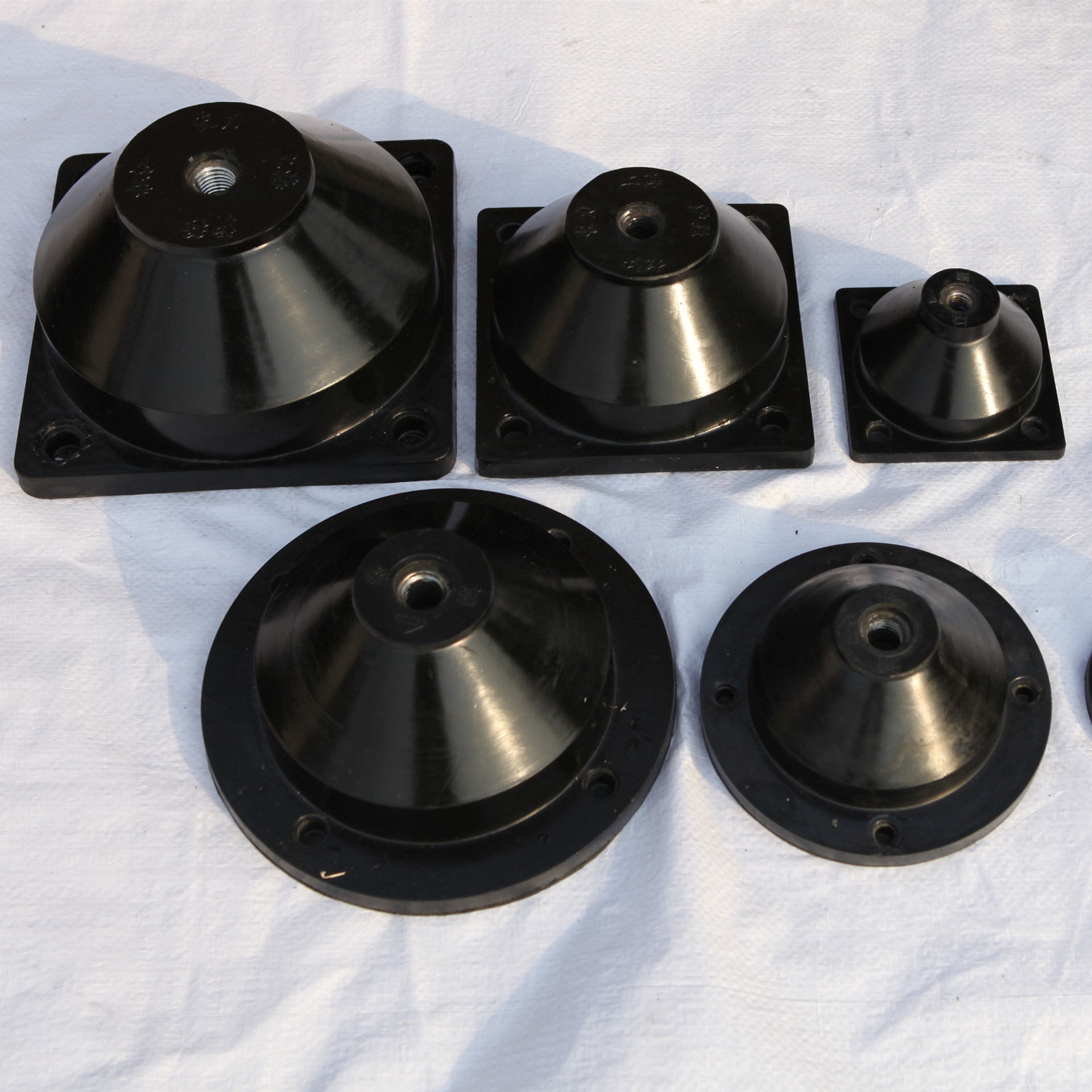 jgd型剪切式橡胶隔震垫 阻尼空调橡胶减震器 水泵通风机减震器