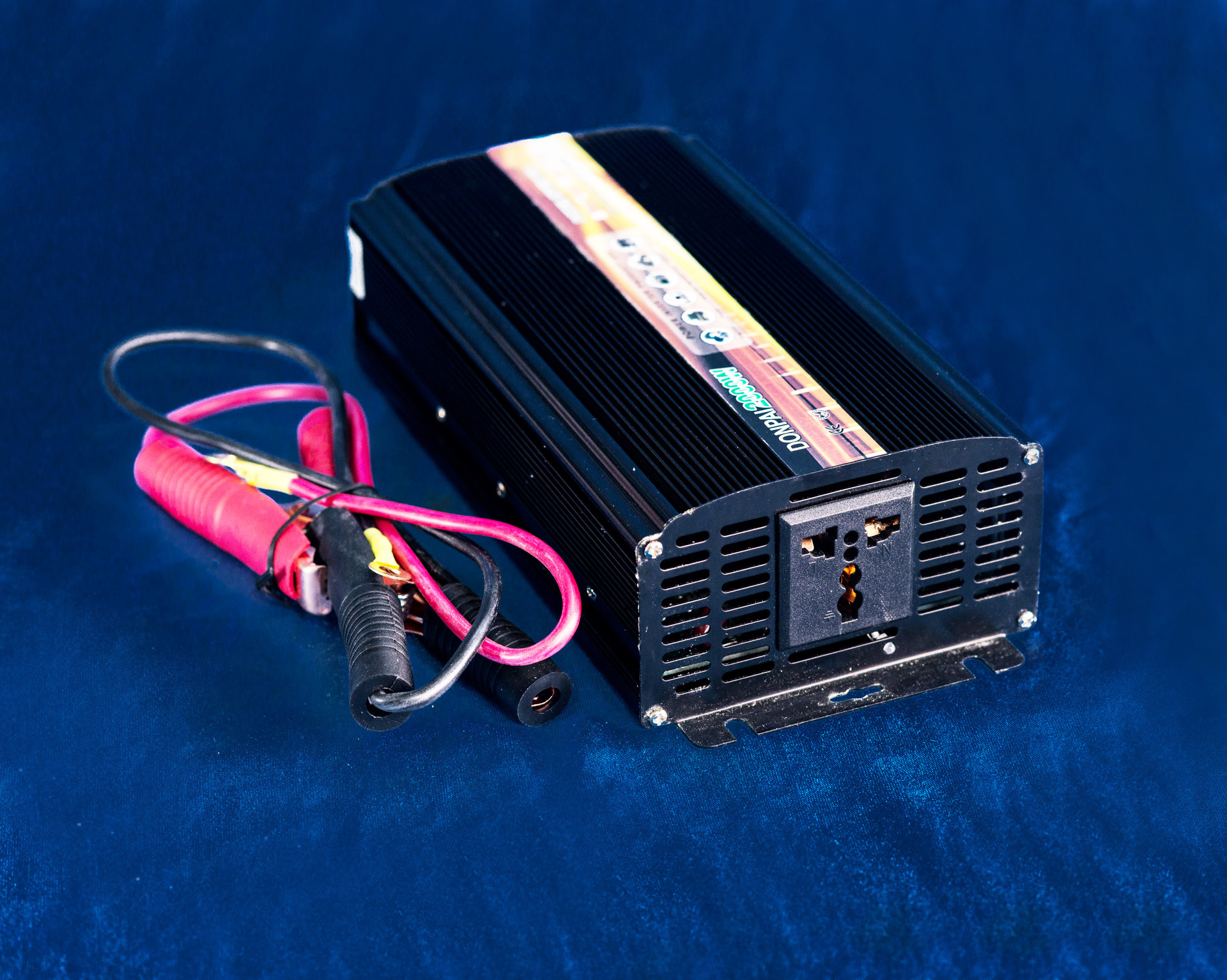 东派电源逆变器 外置双保险设计 带usb输出 大量批发销售