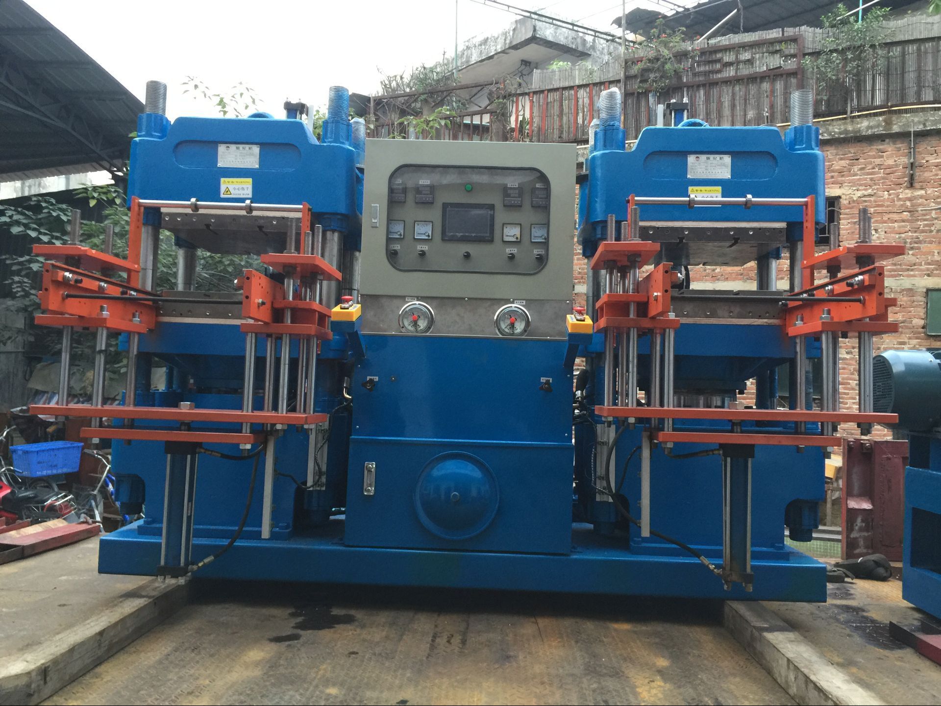 可特殊定制 供应200t双头硫化机 全自动油压硅胶合模成型机 可