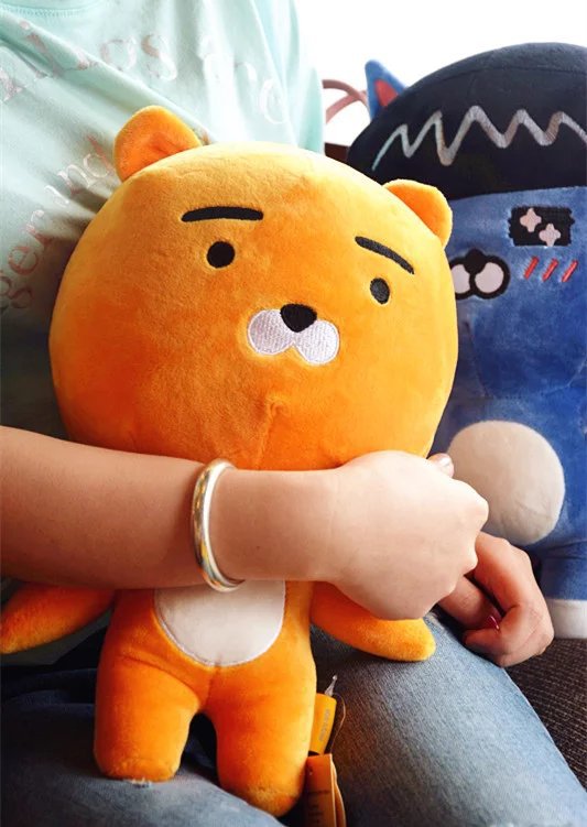 韩国新品kakao friends屁桃毛绒玩具公仔抱枕车用头枕情人节礼物