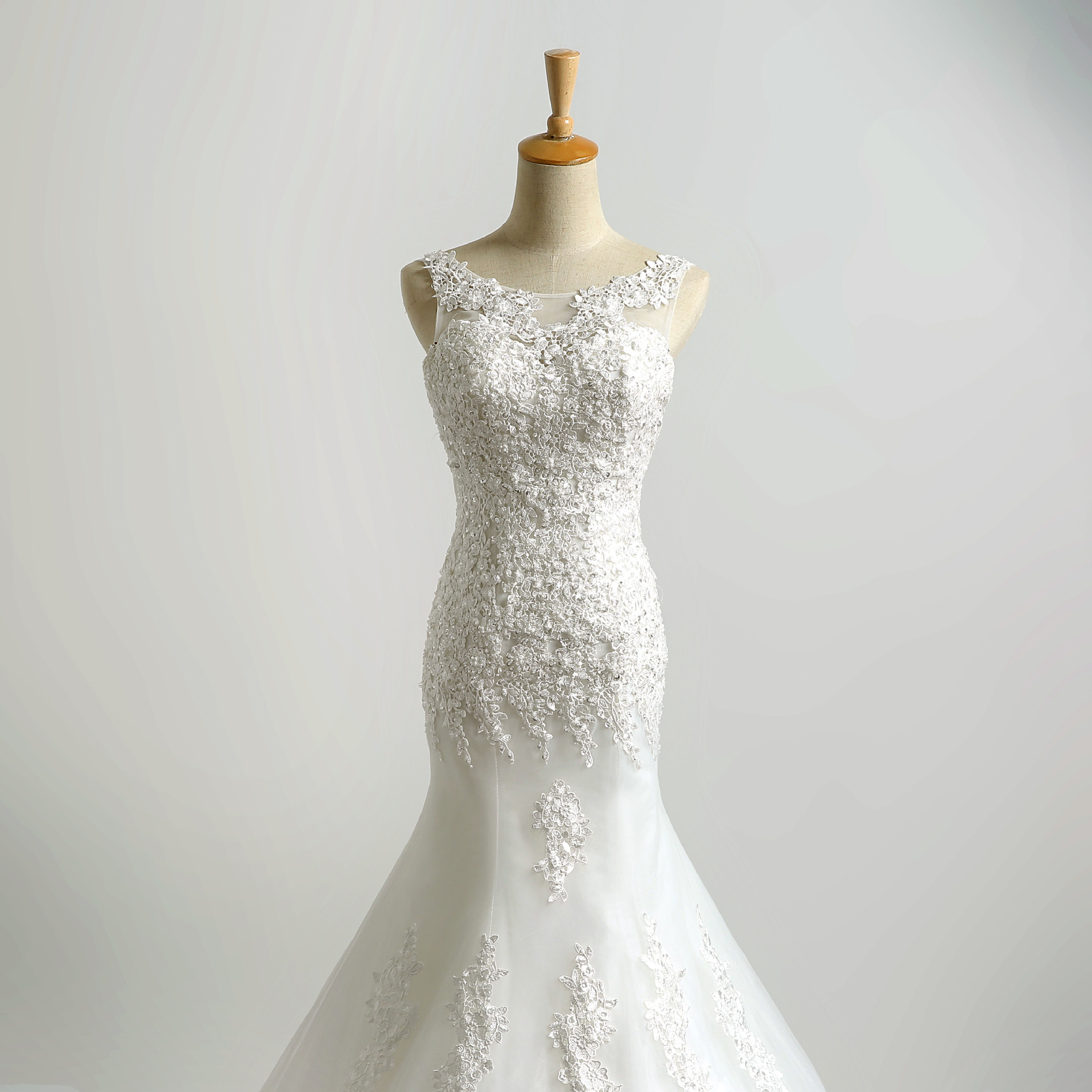 新款鱼尾蕾丝深v无袖拖尾绑带新娘结婚婚纱礼服韩版双肩显瘦长裙