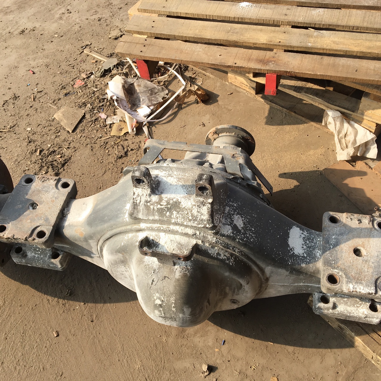 适用于奔驰泵车配件3341后桥总成二手拆车奔驰泵车后桥总成